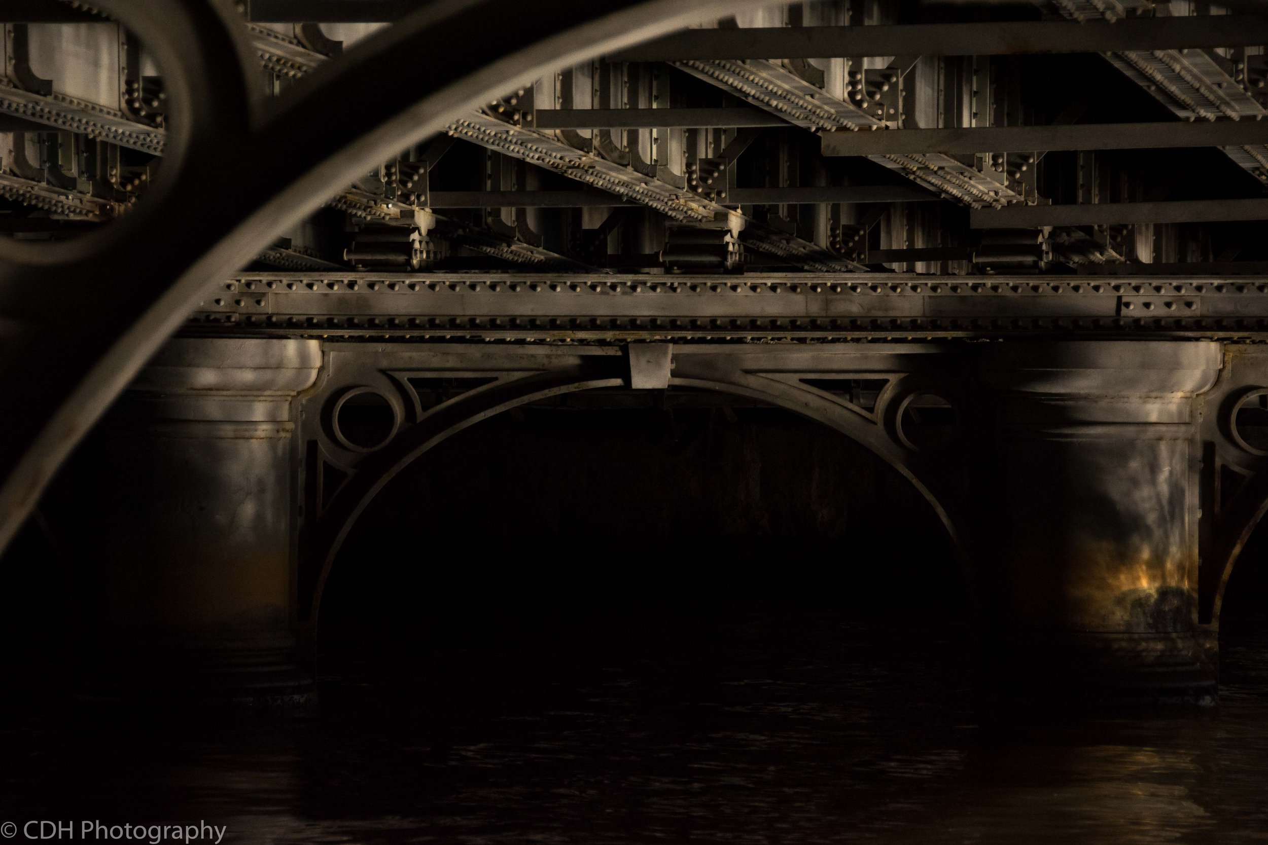 Under Queens Bridge, Melbourne Au