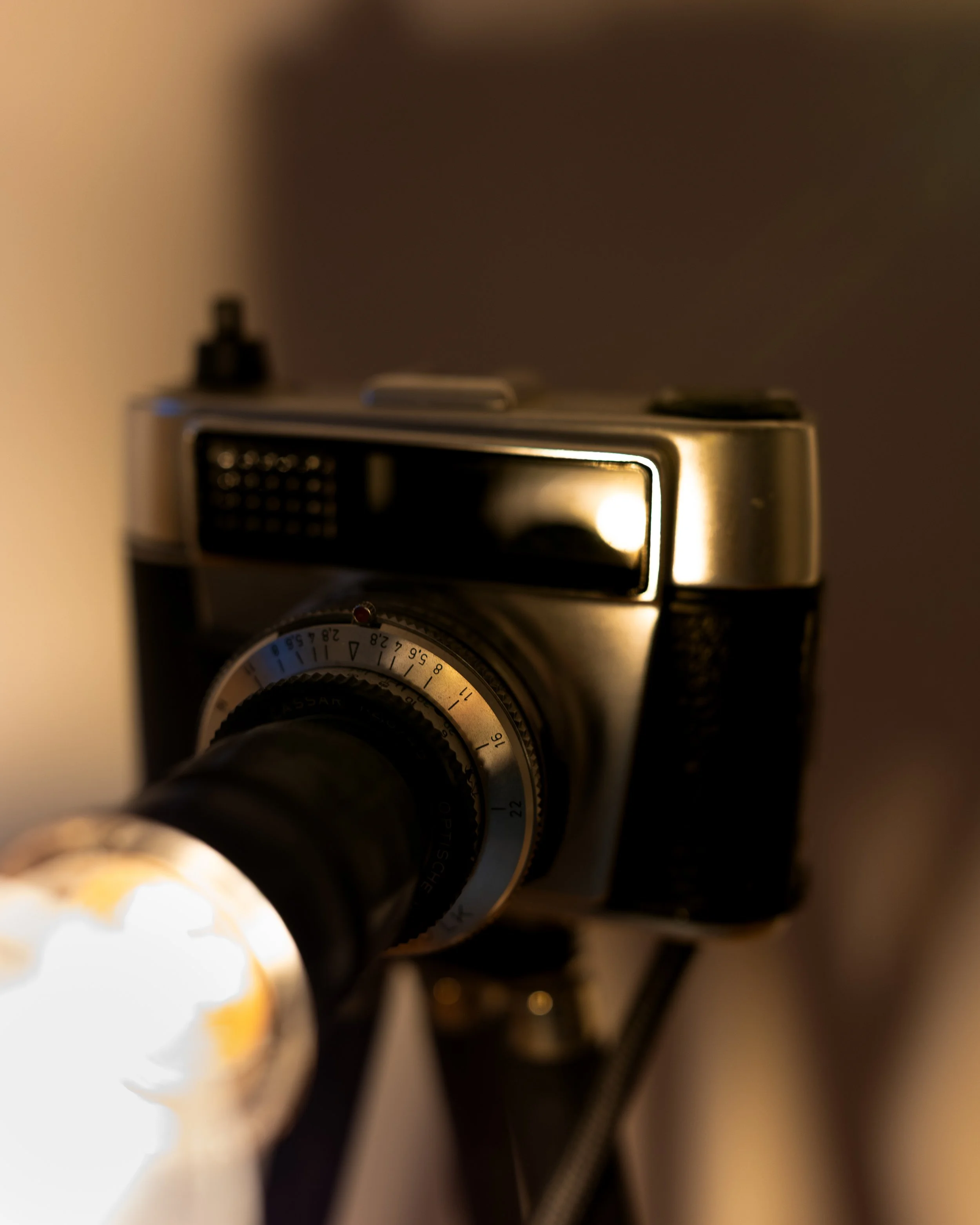 No. 81 - Photographers Light