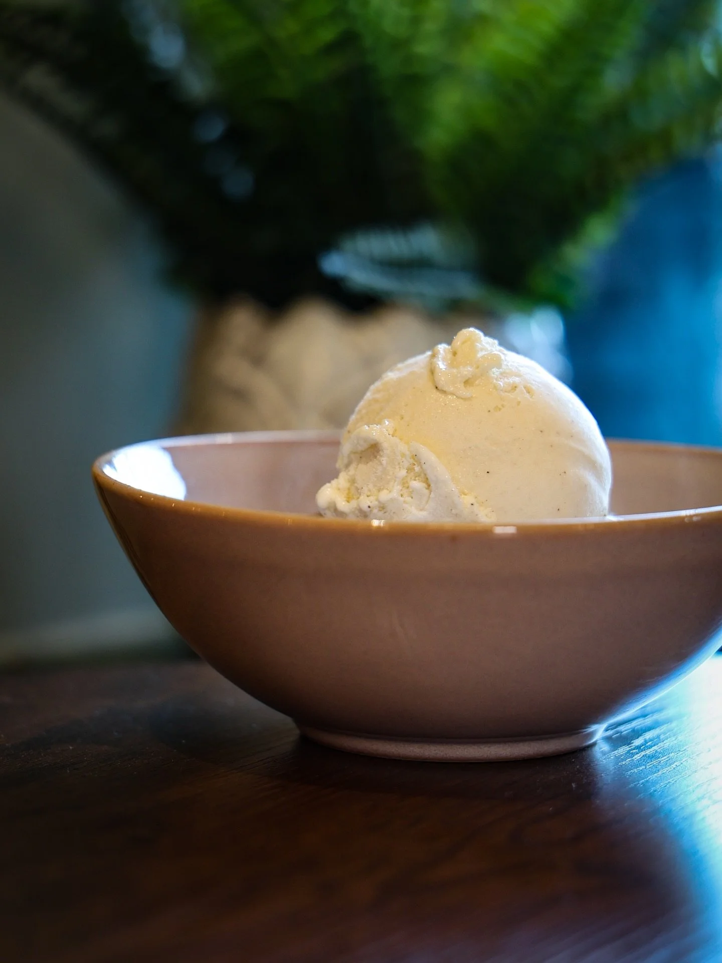 What&rsquo;s in the bowl? Swipe left for the answer! 

STICKY TOFFEE PUDDING! 🤤 

Not just a bar with sensational views, cracking beers, excellent spirits, a banging Open Mic Night and Quiz - we&rsquo;ve also got dessert! 

See you On The River! 🌊