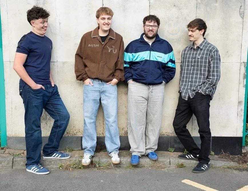 This weekend(drumroll please!)&hellip;

𝐒𝐚𝐭𝐮𝐫𝐝𝐚𝐲
🥓 Breakfast from 9am

⚽️ 12:30 Brentford v Fulham
⚽️ 17:30 Spurs v Brighton
⚽️ 20:00 Chelsea v Man Utd

🎶 Live music from @crescantband_ from 8pm onwards, tickets can be found via the band pa