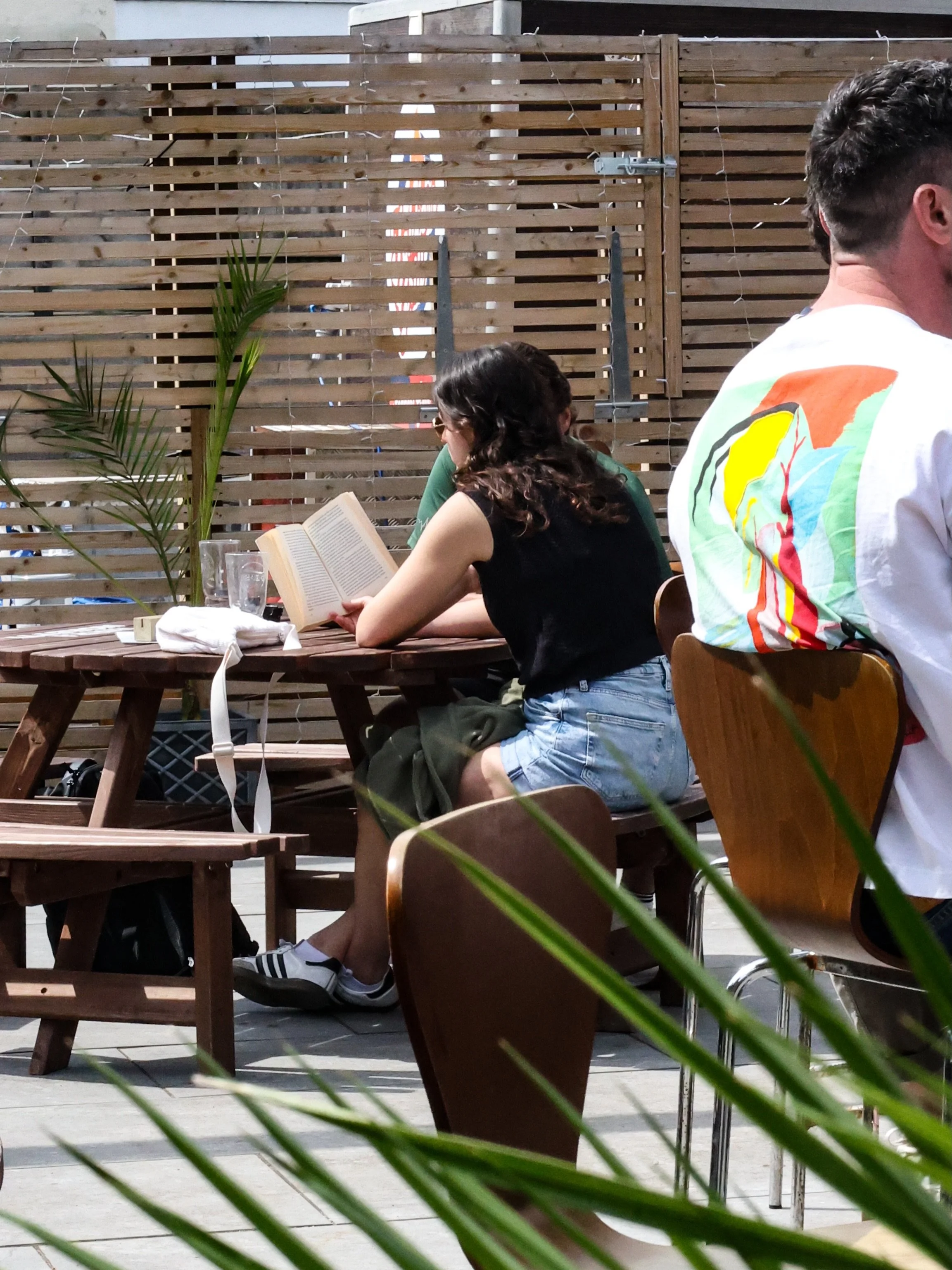 We&rsquo;re not sure what the weathers doing right now BUT sunnier days are forecast. That&rsquo;s right, this Bank Holiday weekend, we&rsquo;re hoping we&rsquo;ll open the roof in the garden, crank up the music a notch or two, get the beers in and h