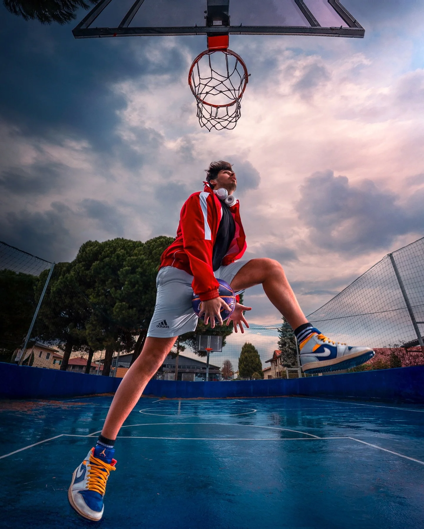 Non ho fatto canestro..
Ma questo 10&ndash;18mm ha messo a segno una nitidezza impressionante anche a tutta apertura🏀

Sigma 10-18mm f/2.8 (C)DC DN

#sigmaitalia #sigmalens #basketballlovers #creart