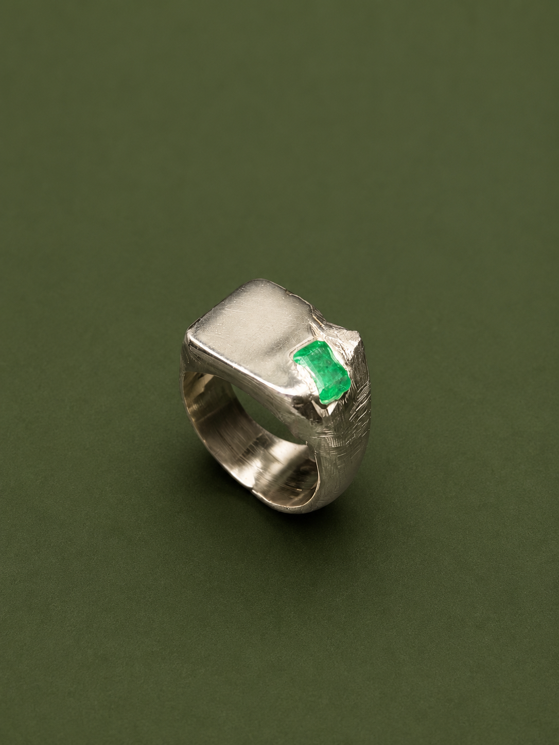 Broken signet + Stone