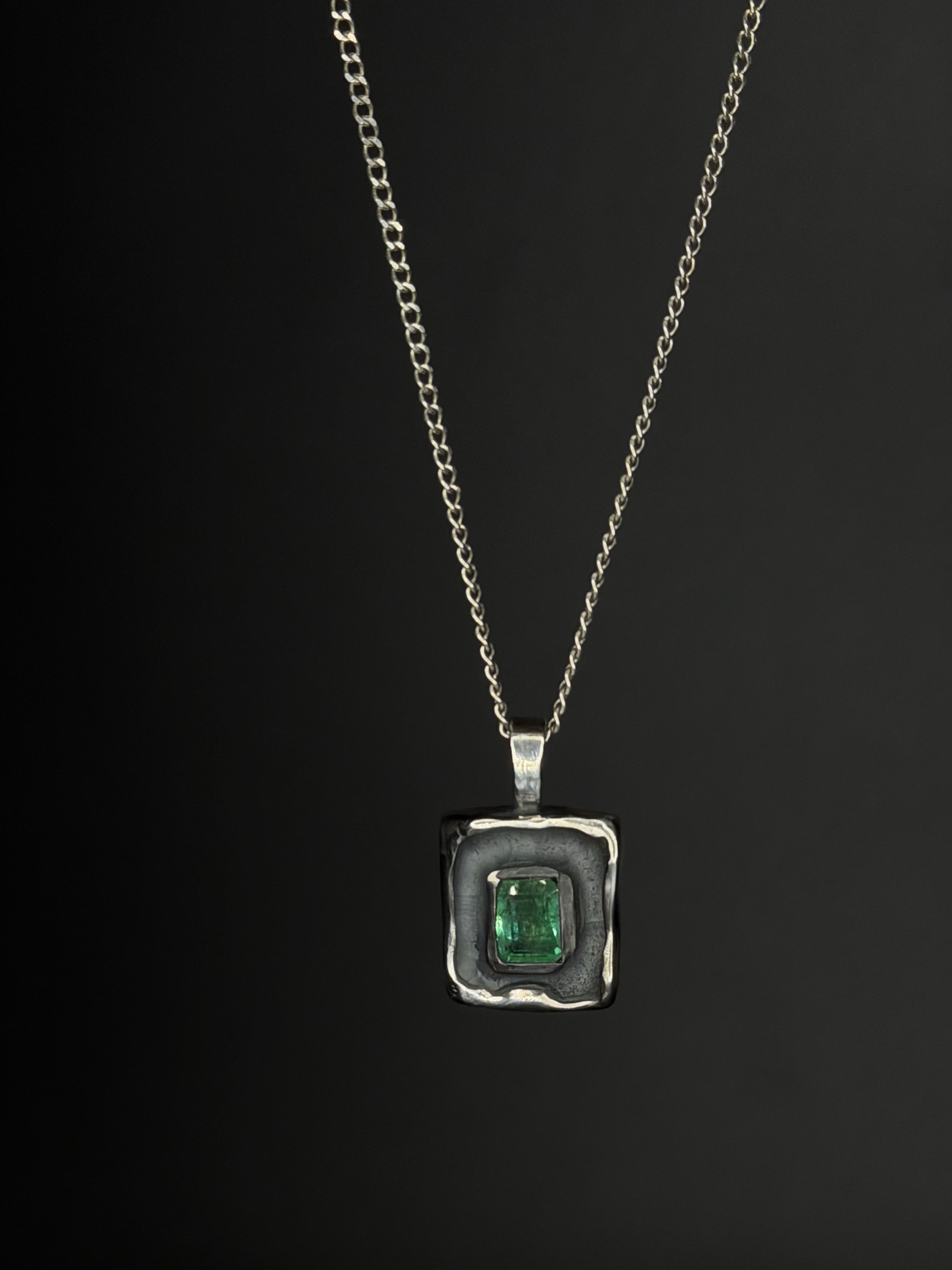 Emerald pendant + chain