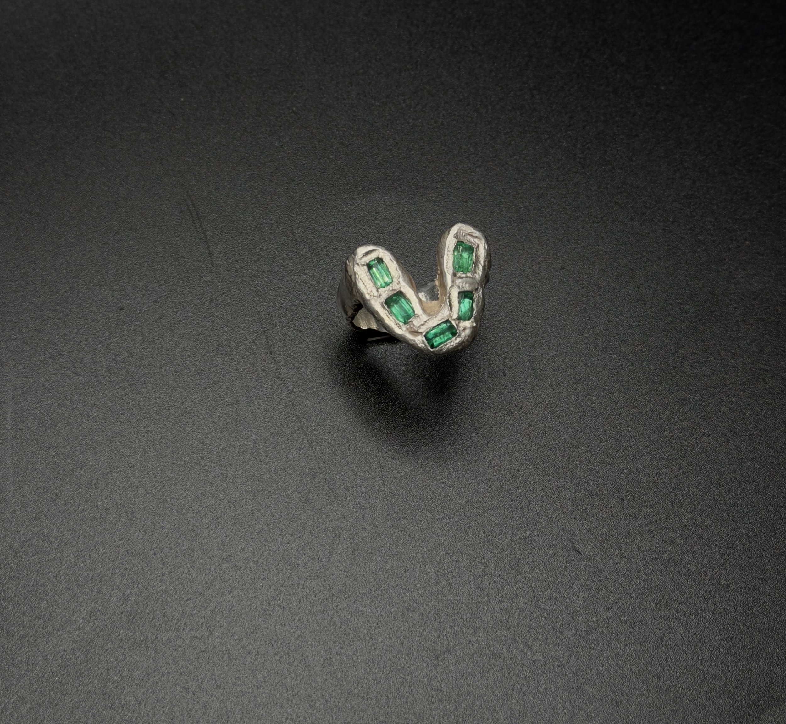 Raw silver ring + 5 emeralds