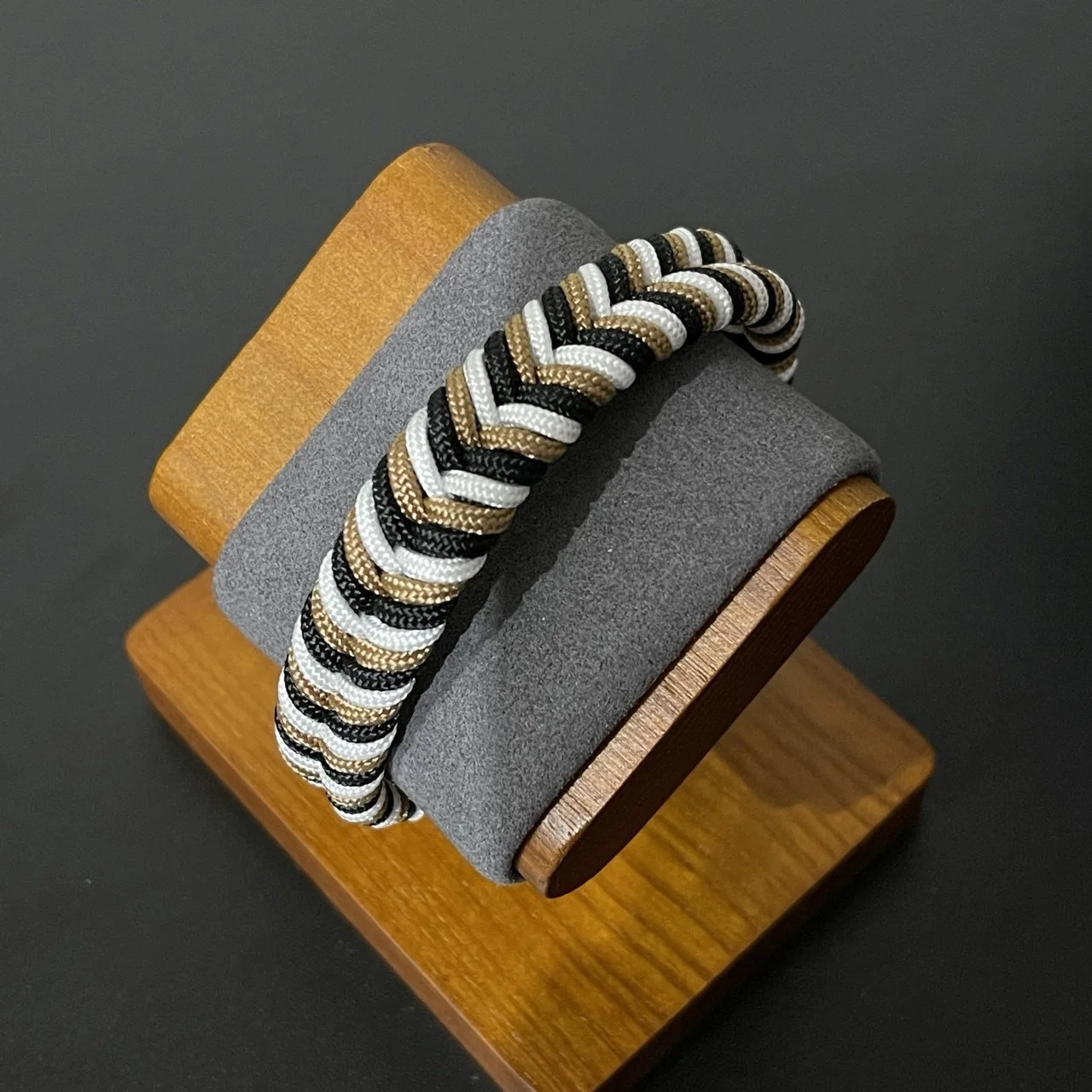 Hugo Thin Fishtail Bracelet