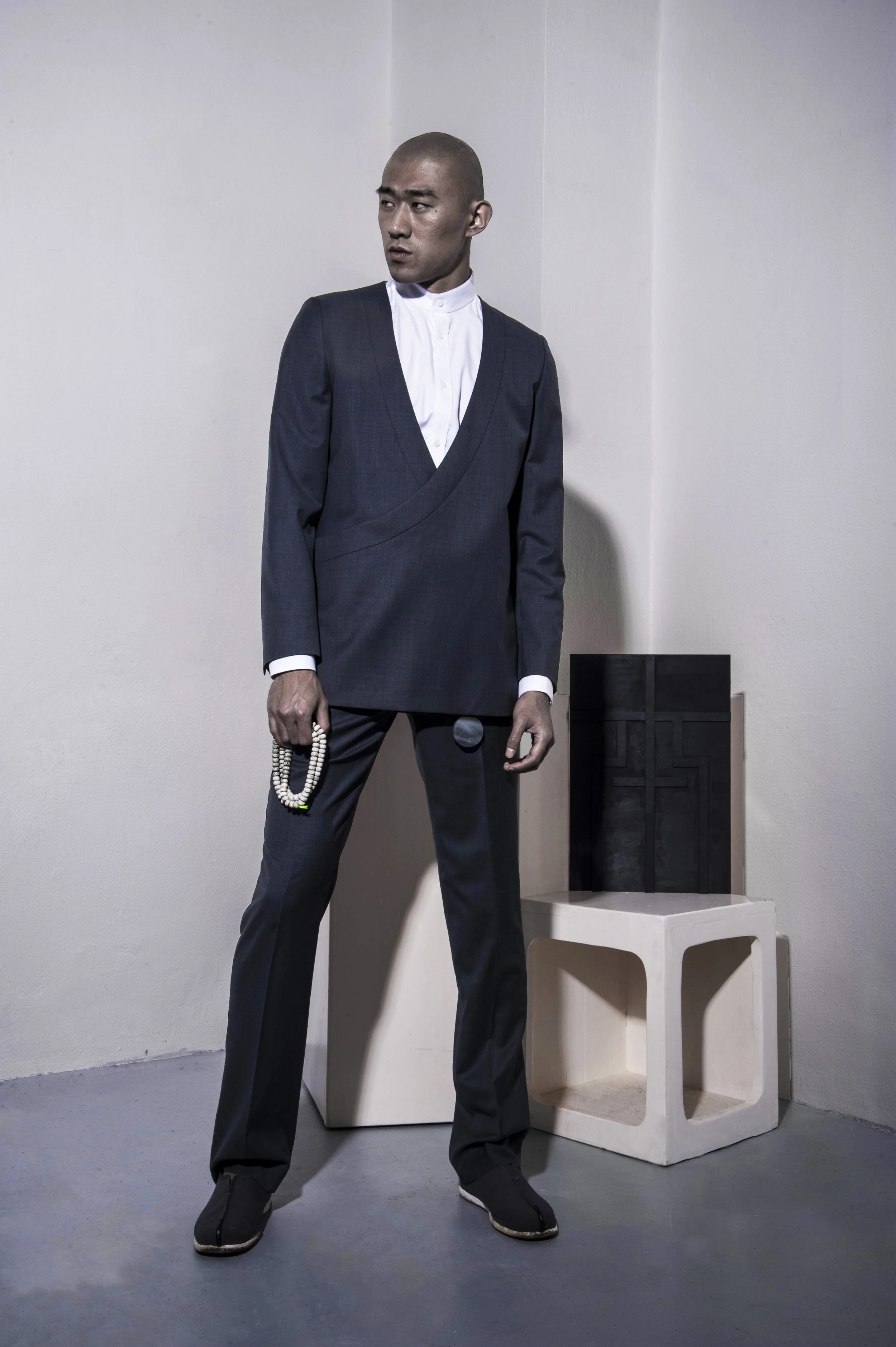 ORIENTELIER DUALITY  LOOK 18