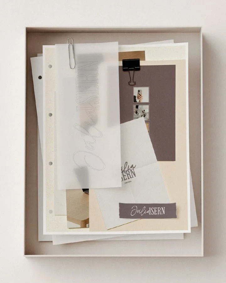 Unboxing your new identity 🤍

Imagine this being you: every detail, carefully crafted. You won&rsquo;t need to say a word, because your visuals will say it all.

Link in bio if you&rsquo;re ready to build yours ✨

#brandidentity #visualidentity #per