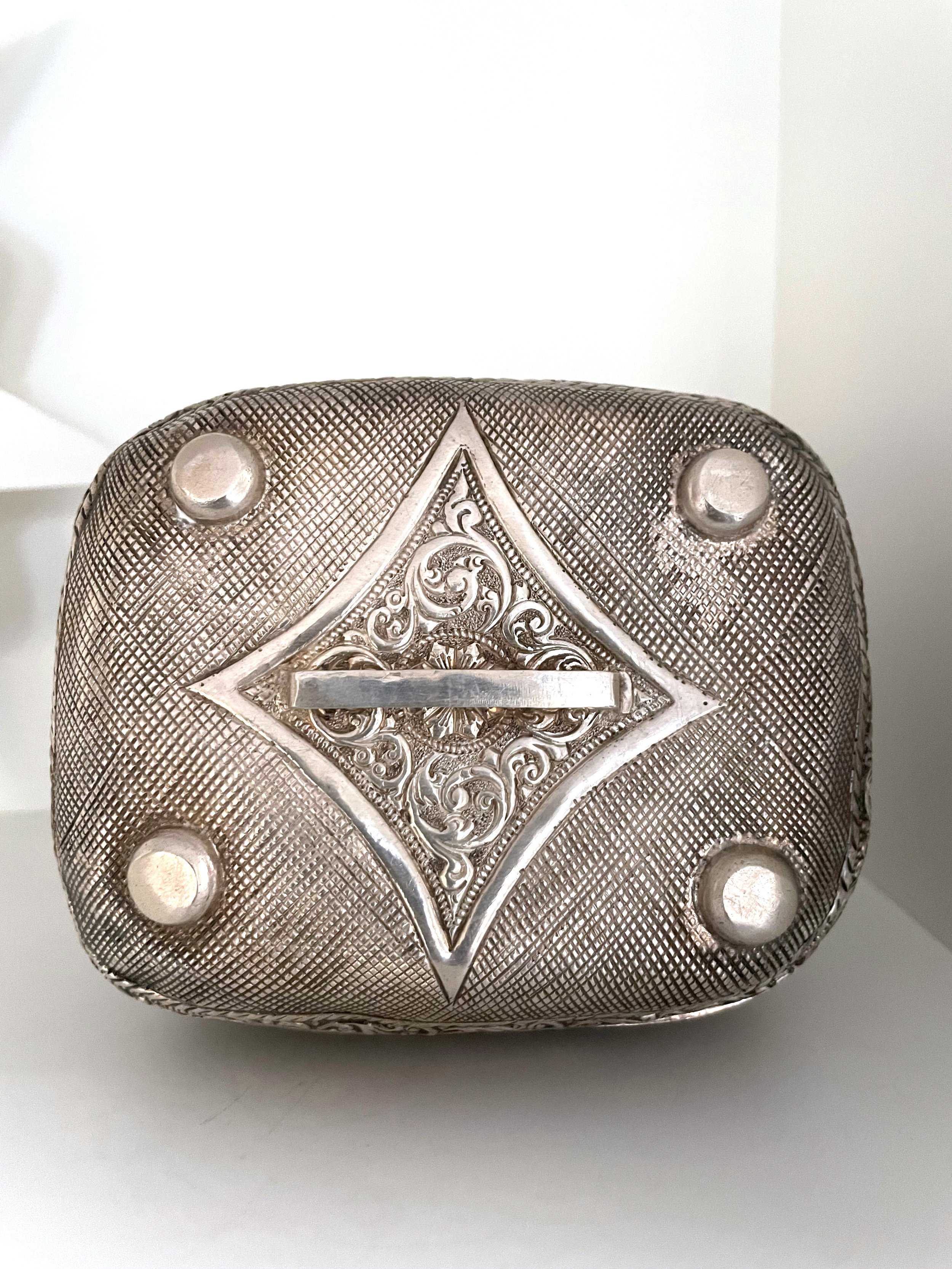 Silver box bottom .jpg