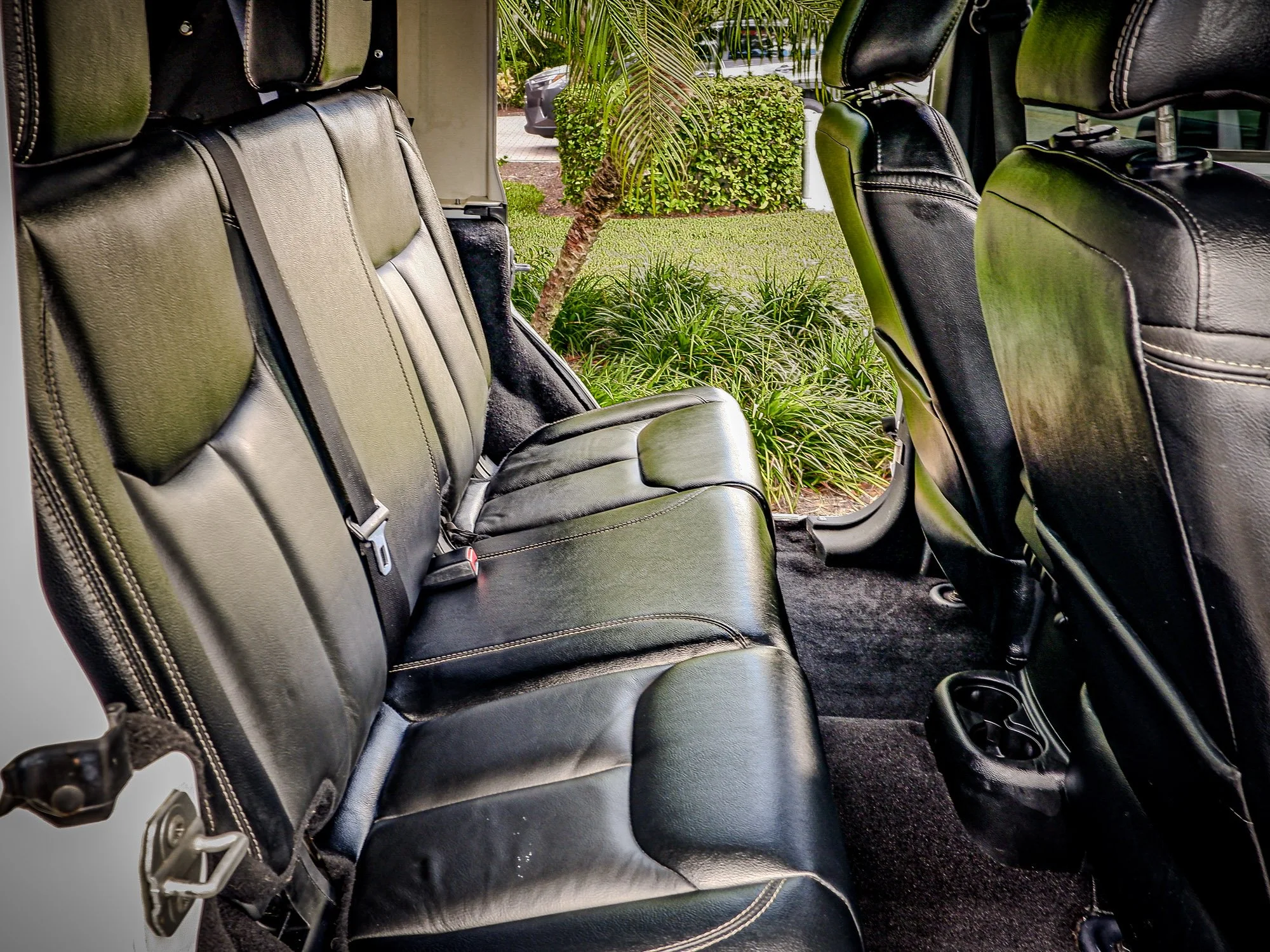 Picture of an interior of a clean Jeep.