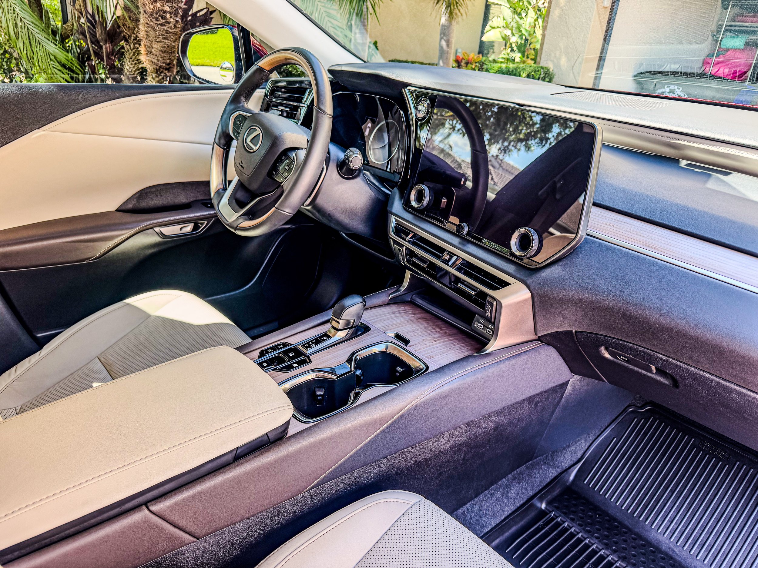 Interior of a clean Lexus.