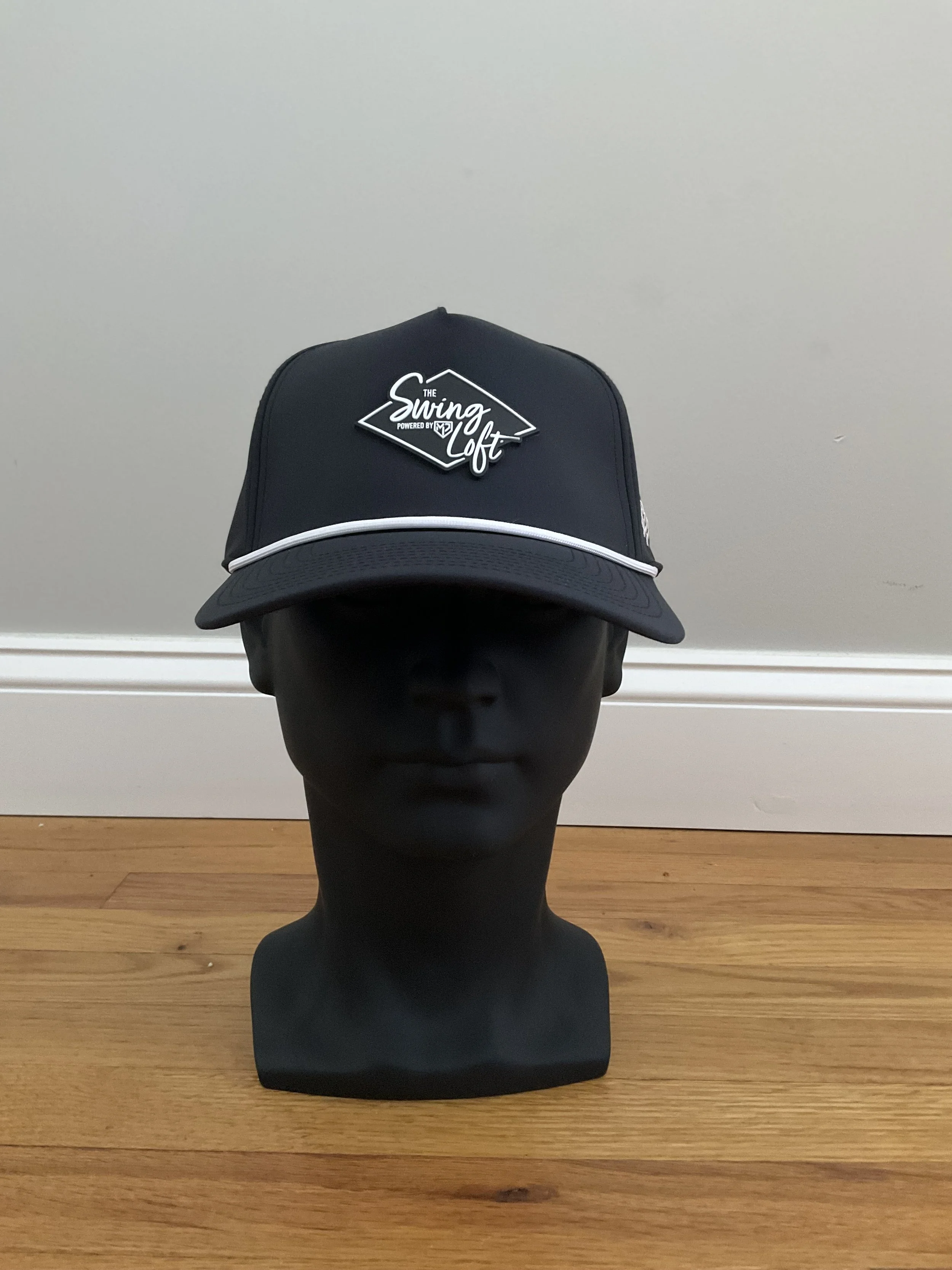 Black hat
White rope
Diamond logo
Curved brim