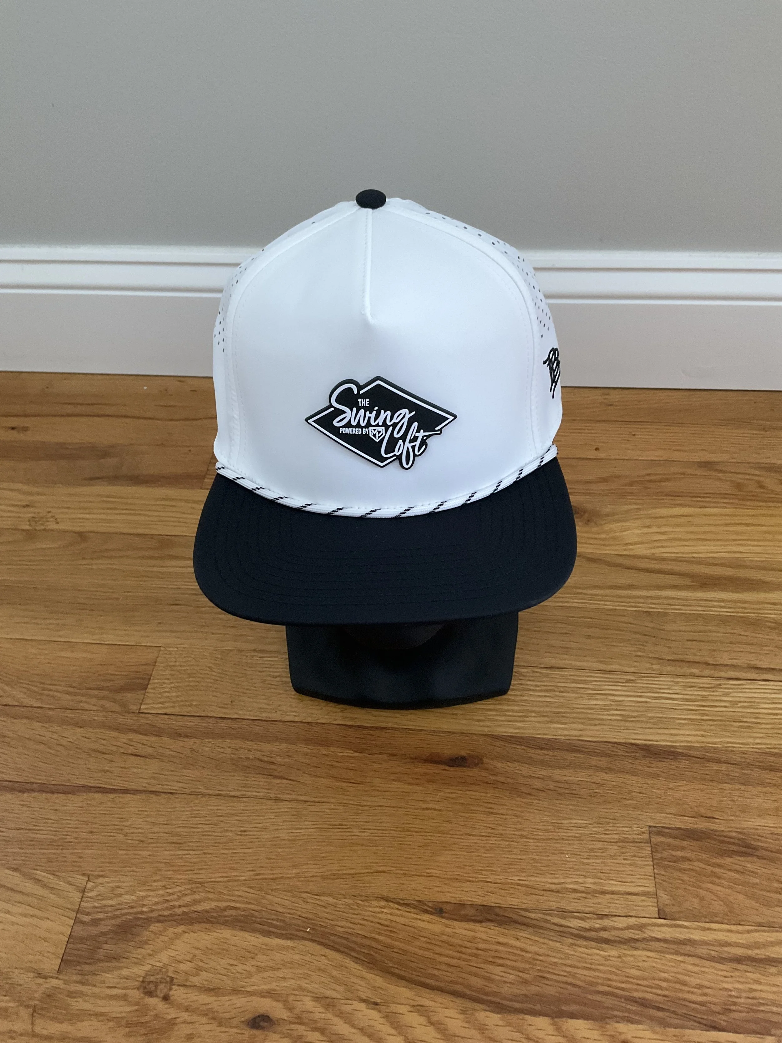 White hat/black brim
2 tone rope
Diamond logo
Flat brim, deep