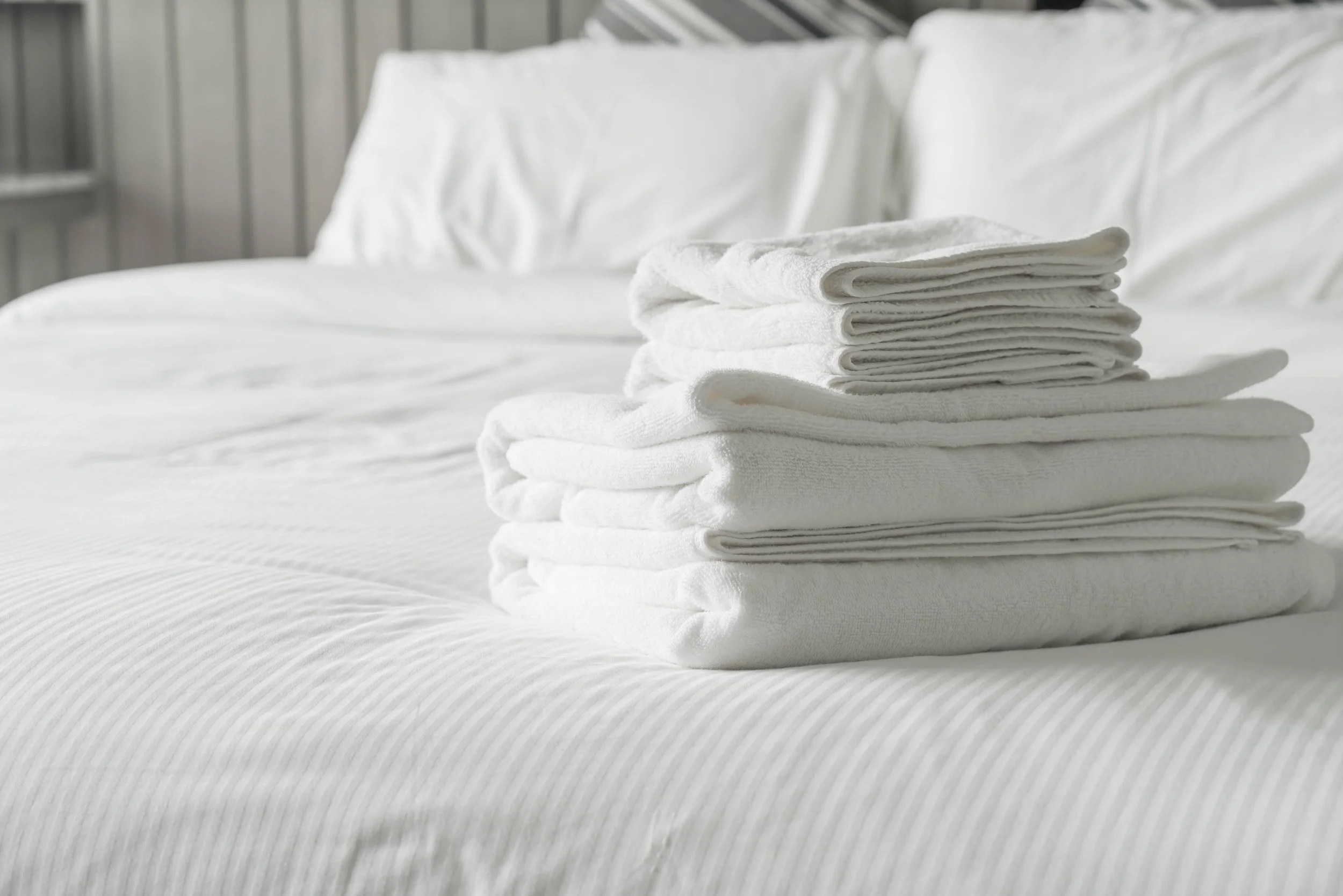 Linen Management for Summit County STRs: Hotel Quality on a Budget