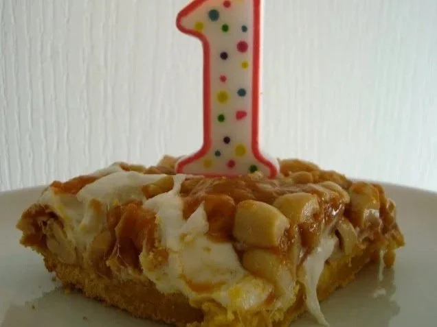 Suzanne’s Peanut Candy Bar Cake