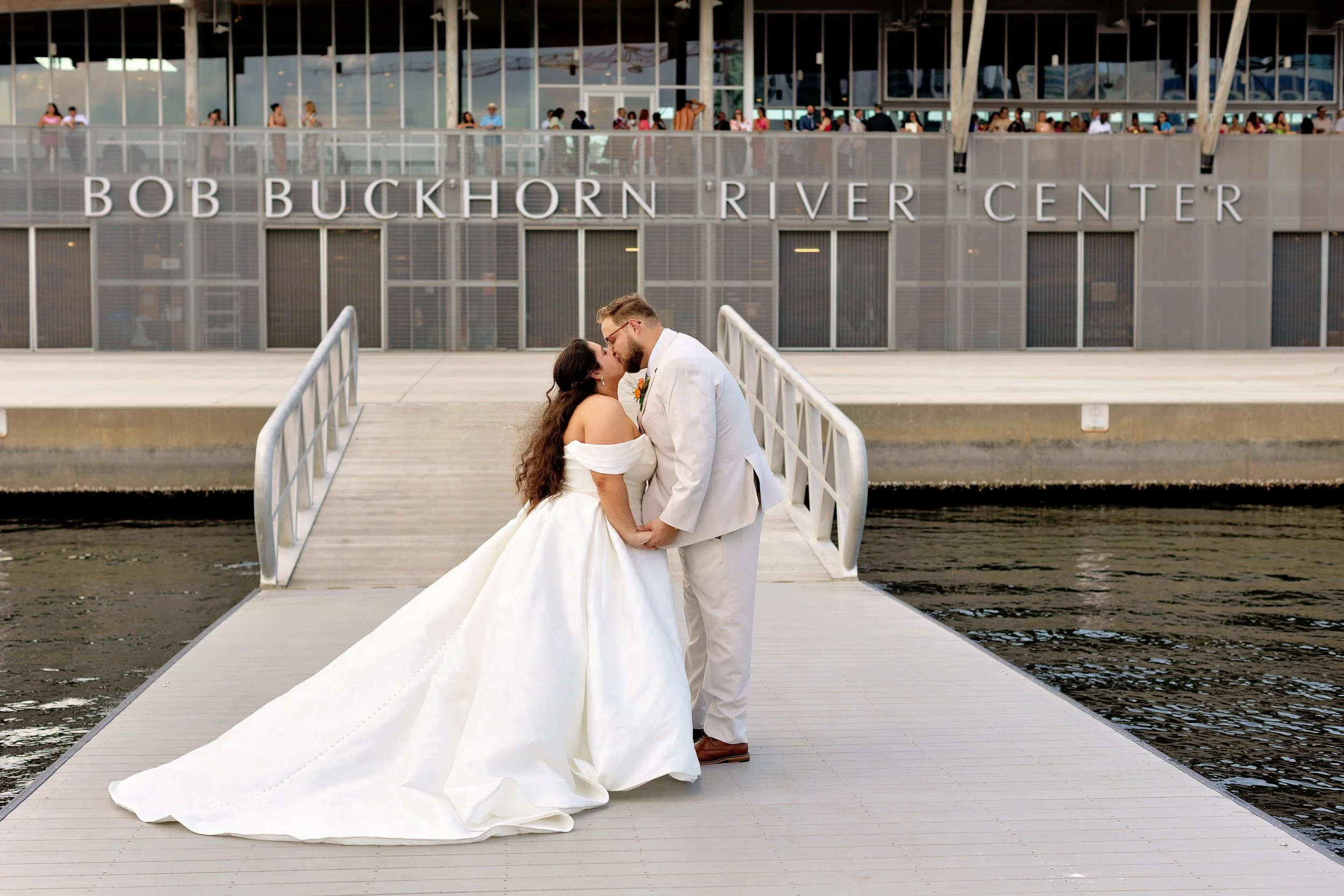 A Modern Waterfront Wedding at Tampa River Center | Tampa Wedding Planner &amp; Downtown Tampa Venue Celebration