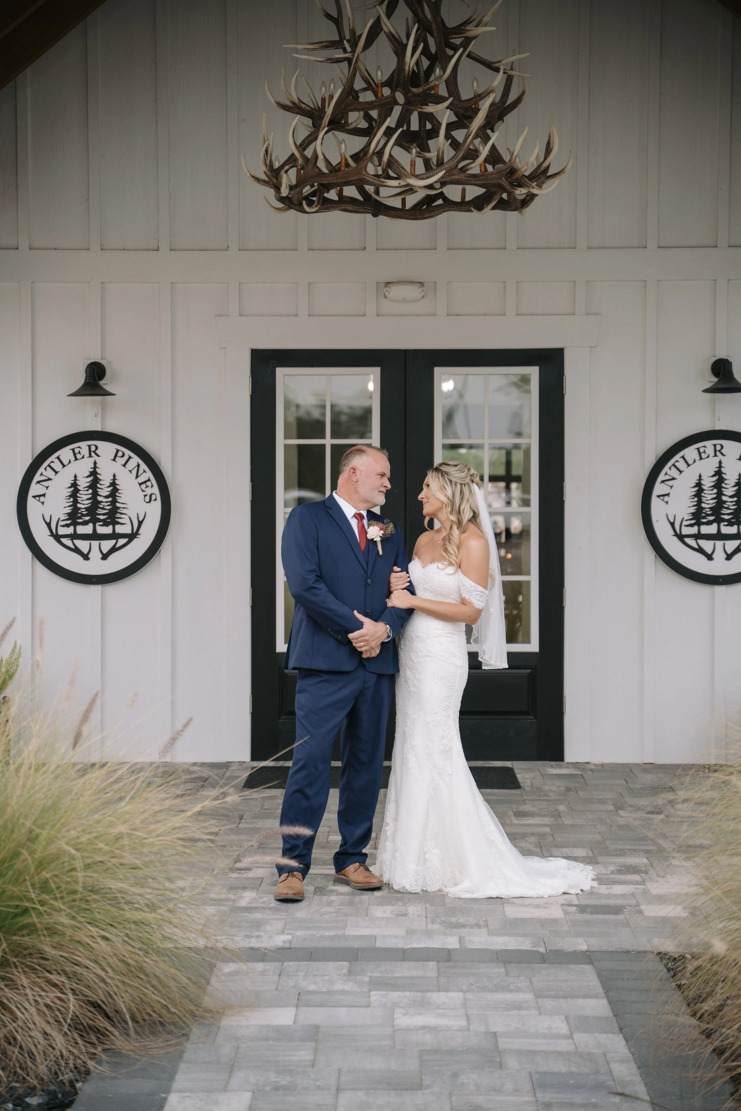A Romantic December Wedding at Antler Pines | Sebring FL Wedding Venue &amp; Florida Wedding Planner