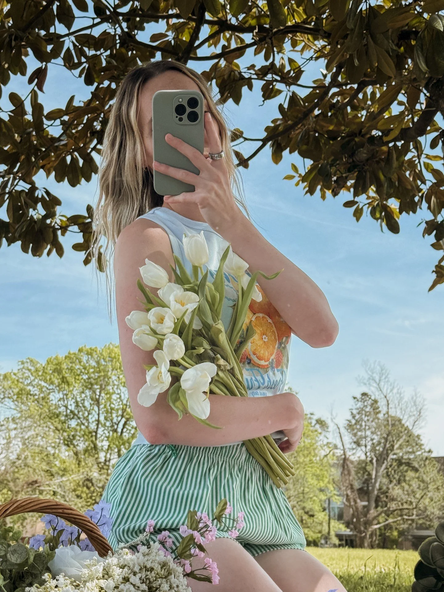 Be the &ldquo;it&rdquo; girl of your group with fresh flowers from us 😉🌼 #SoftGirlAesthetic
#ThatGirlVibes
#MainCharacterMoments
#SimplePleasures
#RomanticizingLife
#PrettyLittleThings
#SlowLivingStyle