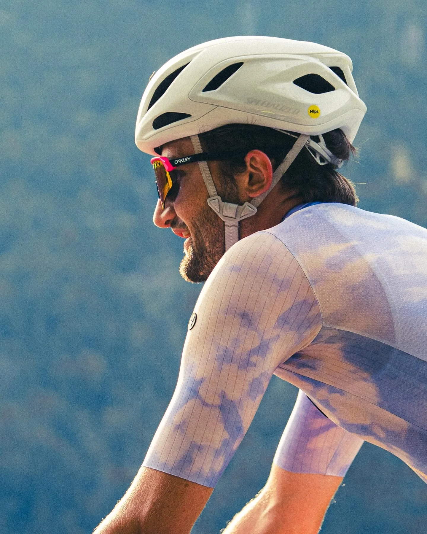 Beaucoup plus simple sur la moto @letapedutour 🏍️📸
.
@alltricks