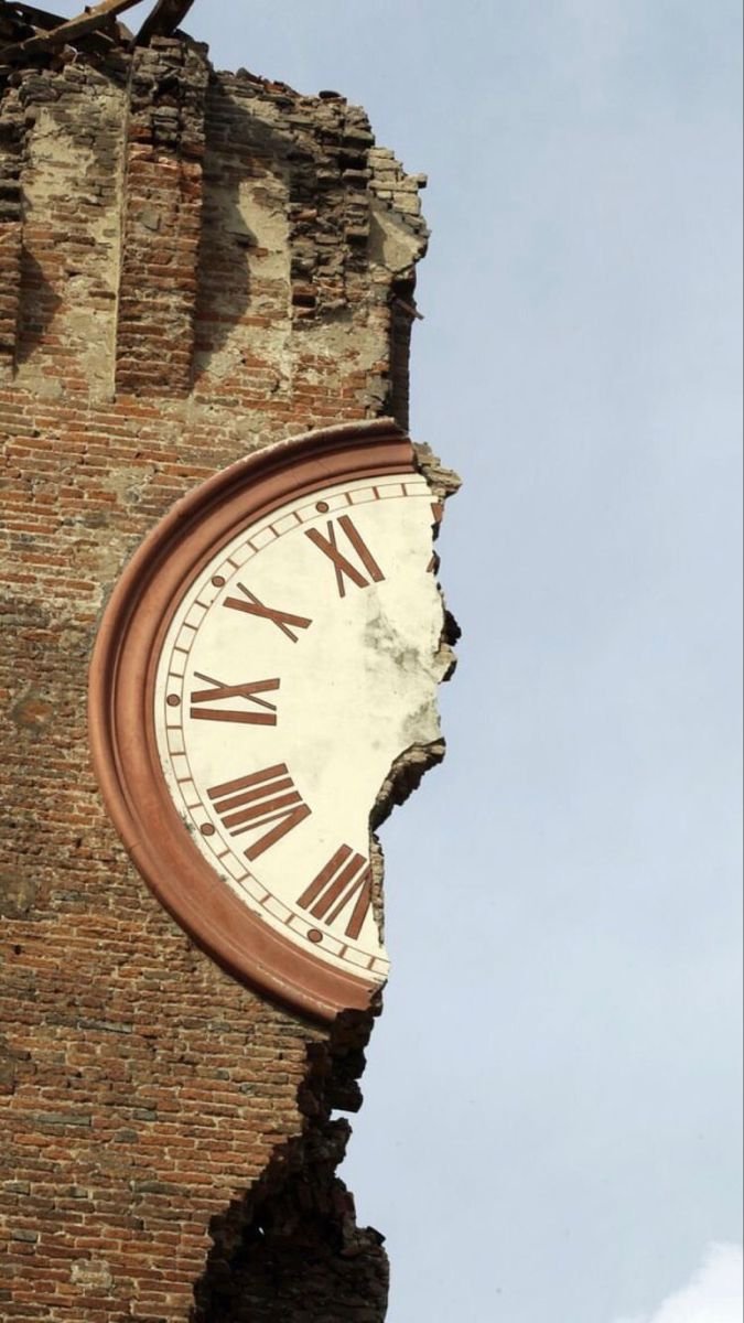 Time, Tarot &amp; Temporal Memory: Why the Soul Has Its Own Clock