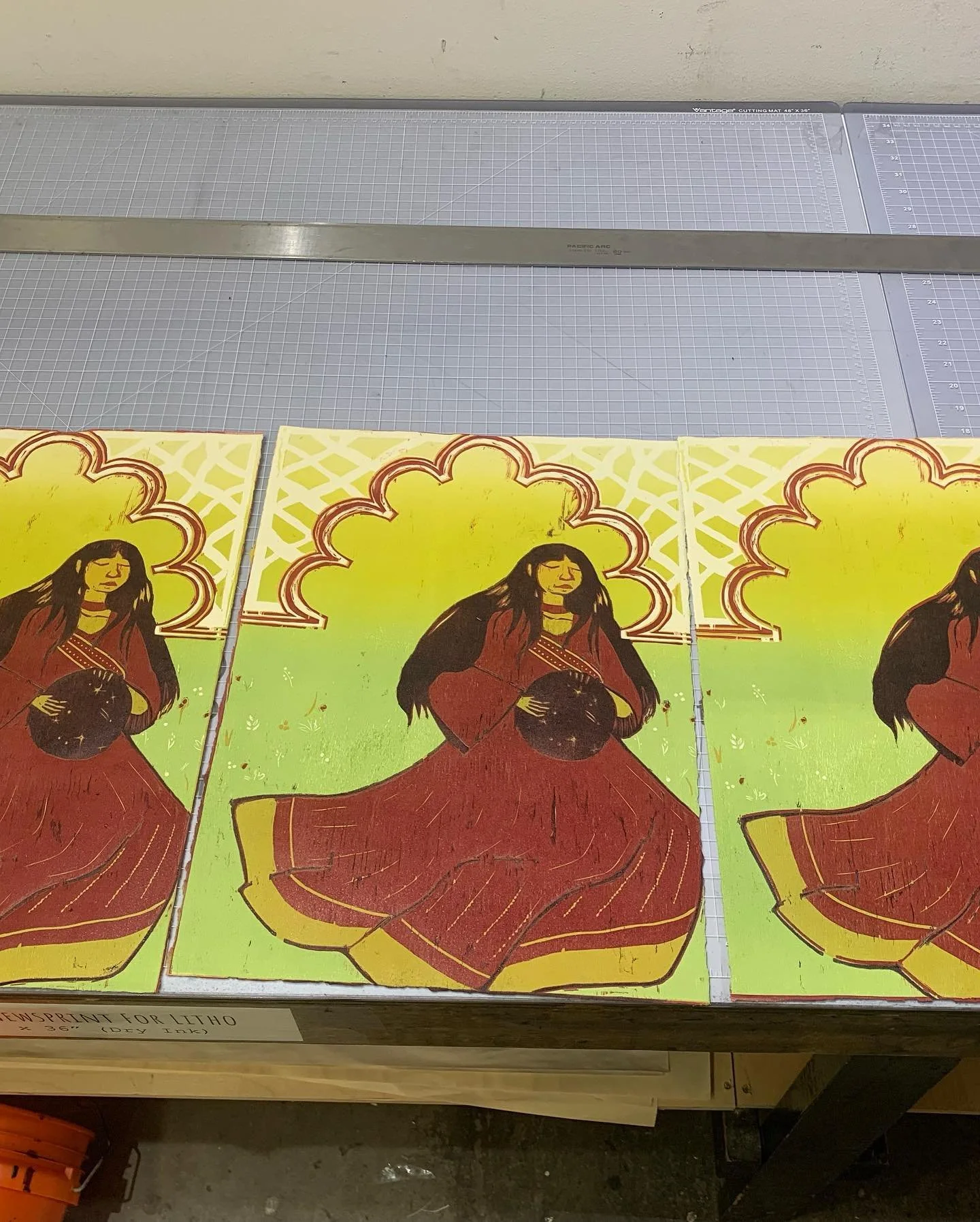 First attempt at a 4-layer woodcut

#woodcut #printmaking #print #art