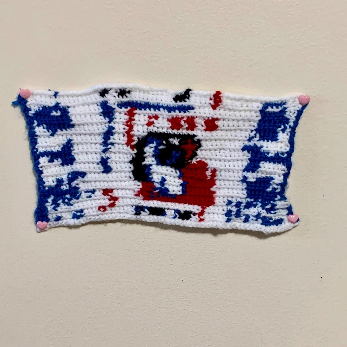 White rabbit tapestry crochet for my fibers class, this was my first attempt at tapestry crochet and It was pretty fun I still have much to learn #crochet #tapestrycrochet #whiterabbitcandy #art