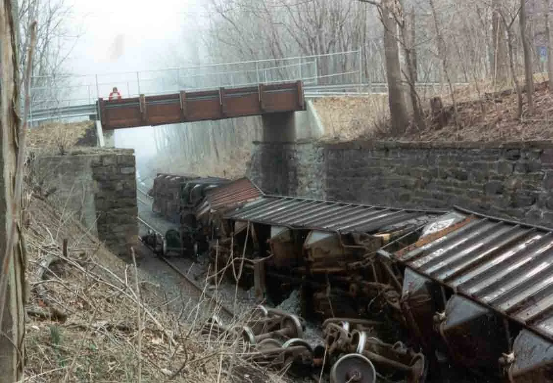 Great-Barrytown-Train-Wreck.jpg