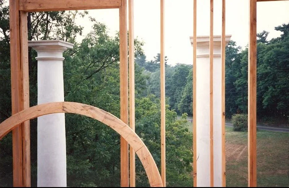 Columns but columns with arch columns with top plate circular wall.jpg