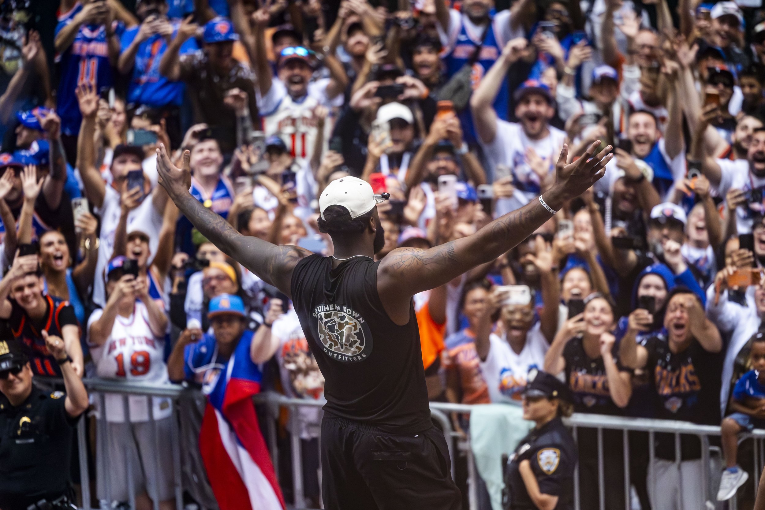 2026_06_19_CGS_NYC_Knicksparade092-Enhanced-NR.jpg