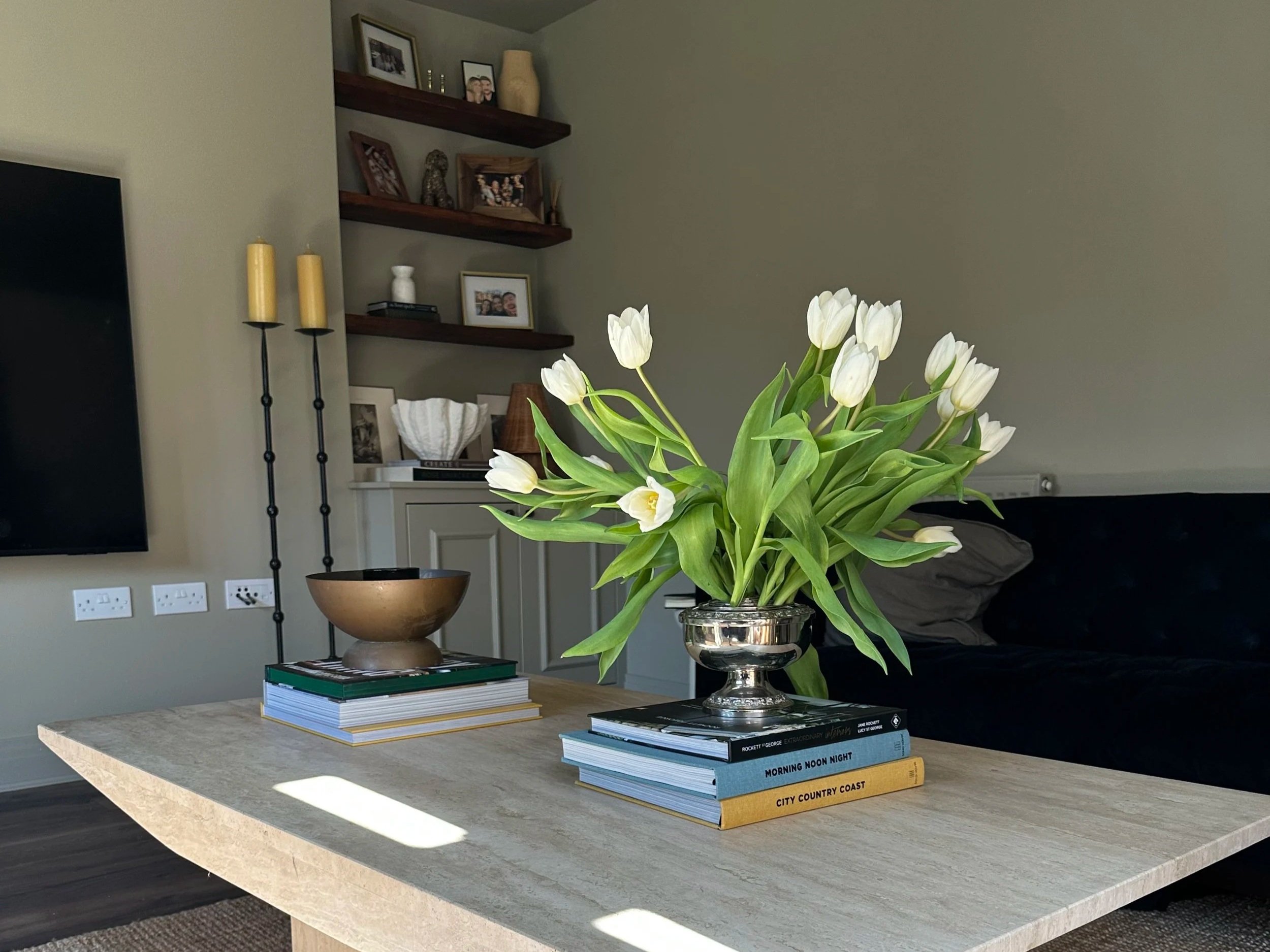 Cosy, earthy lounge and hallway upgrade in Oxfordshire.