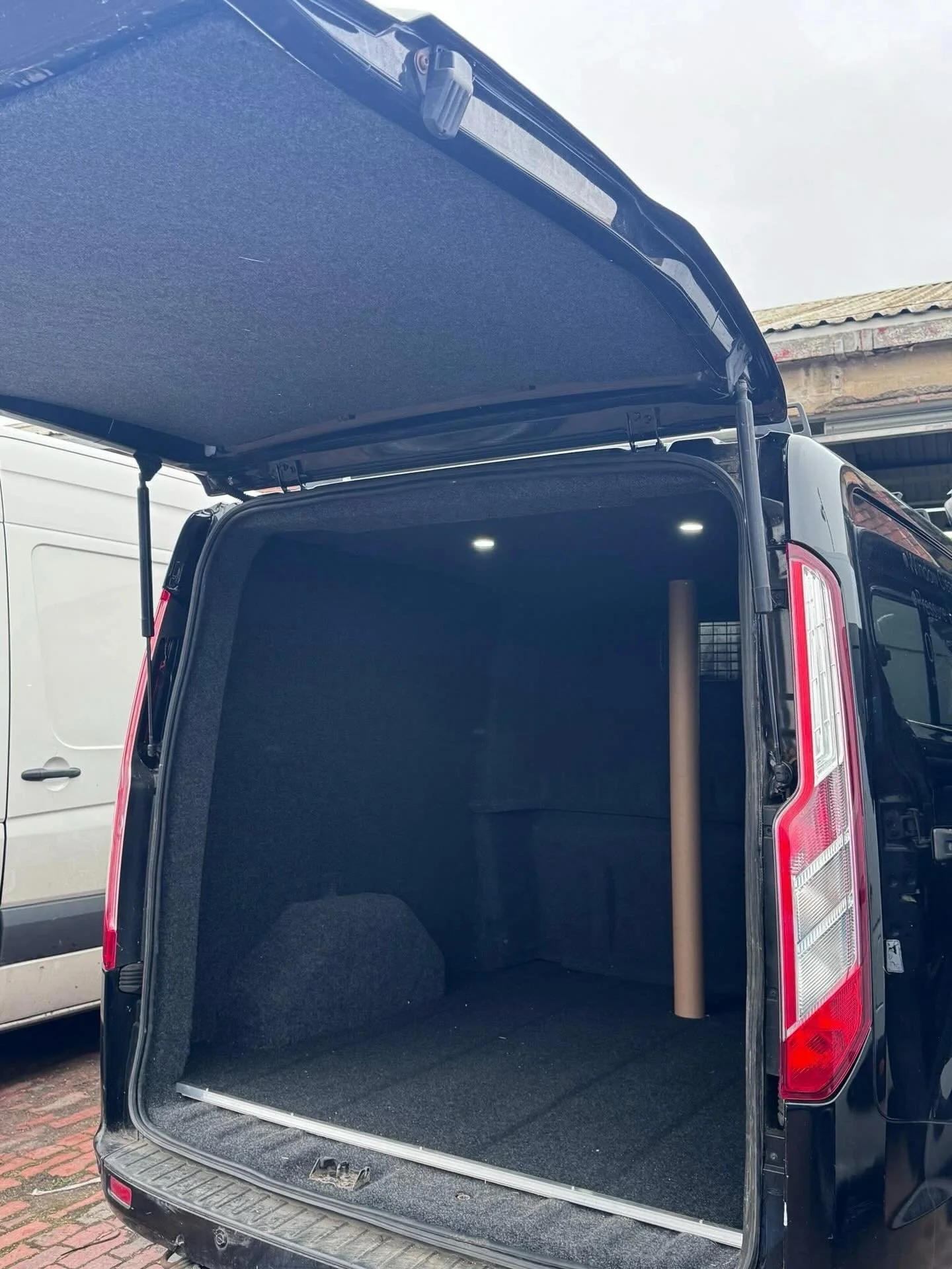 Another Commercial Project Completed!

We&rsquo;ve just finished this Ford Transit Custom Crew Cab for one of our commercial partners &mdash; and it&rsquo;s had a full interior upgrade from top to bottom.

Here&rsquo;s what we carried out:
🔹 Full ca