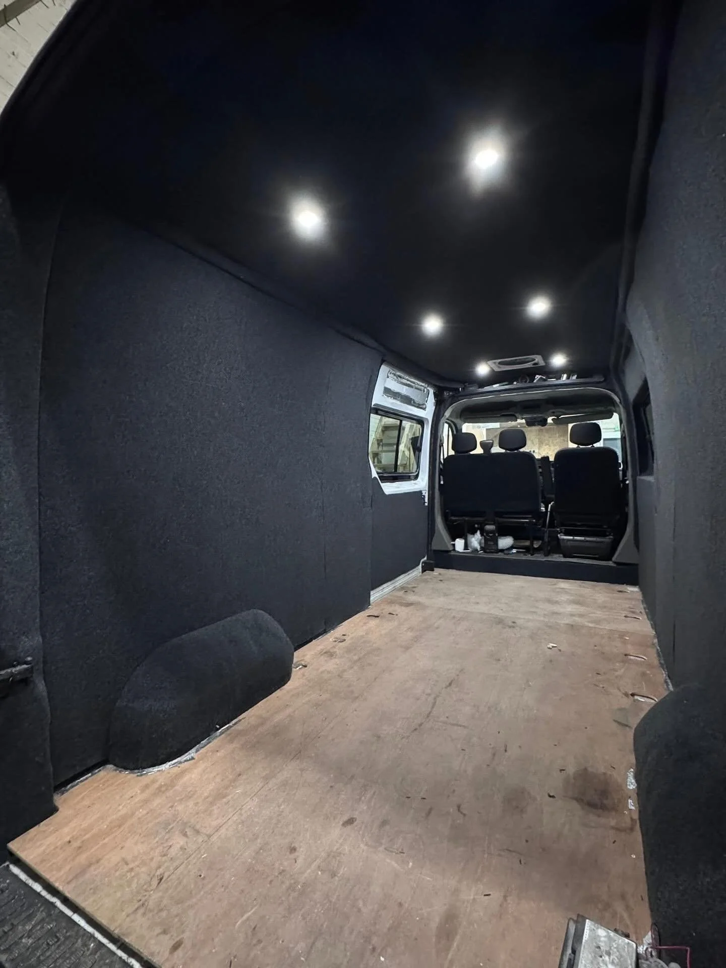 Before &amp; After: Vauxhall Movano Transformation!

Take a look at this Vauxhall Movano we recently upgraded &mdash; the difference is incredible!

Here&rsquo;s what we carried out:
🔹 Full carpet lining for a clean, high-quality finish
🔹 Custom ro