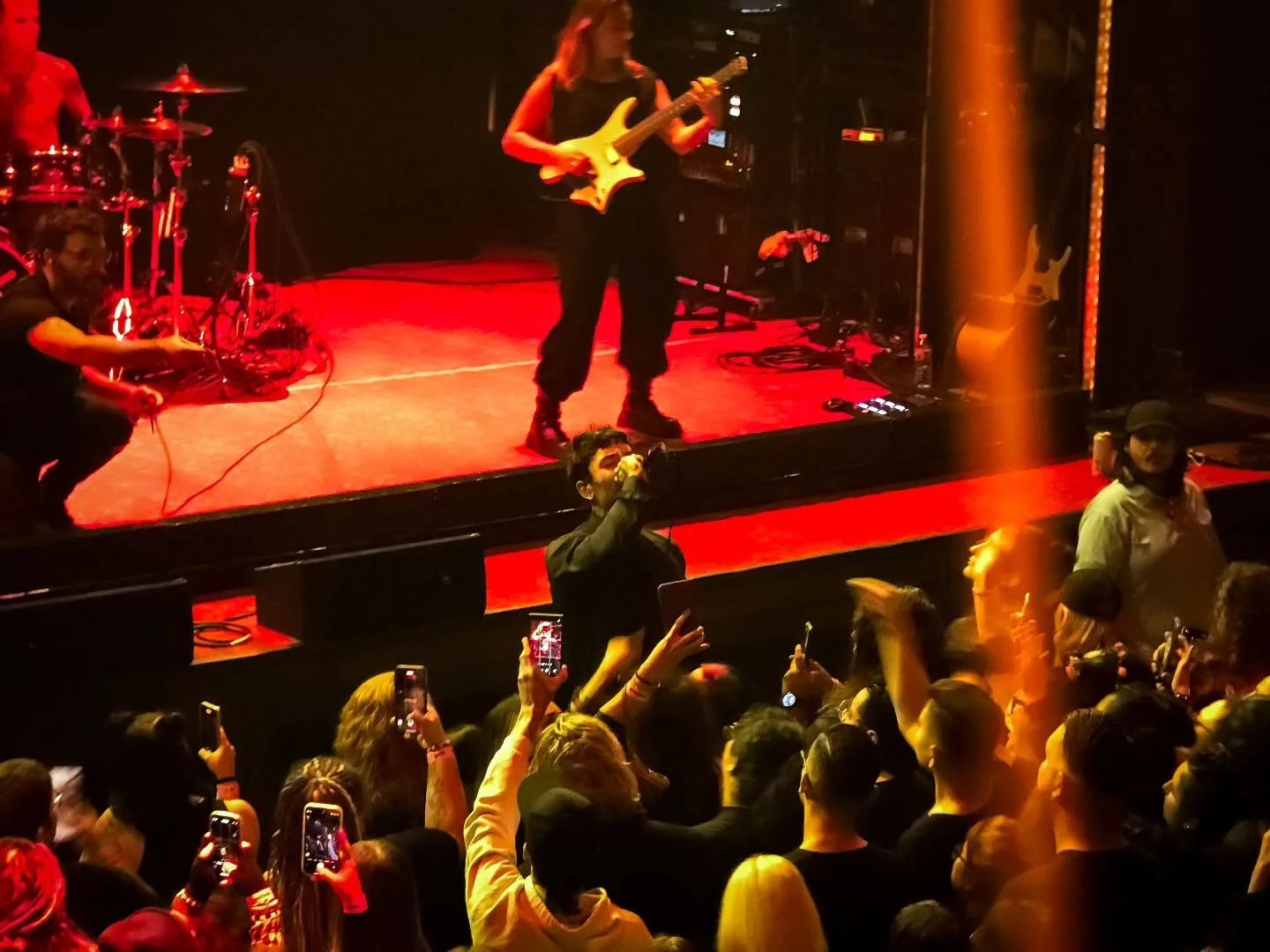 The Used, night 2 of 3. Featuring support from The Darkfm. 
Cool sh*t, awesome people, and conversations about mini vans. 😂🖤