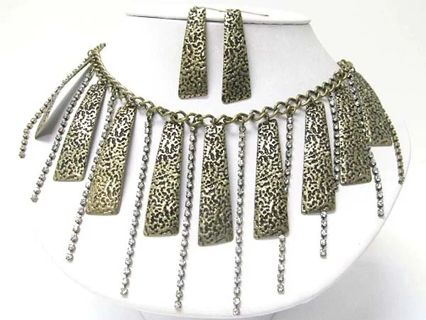 Necklace 4.jpg