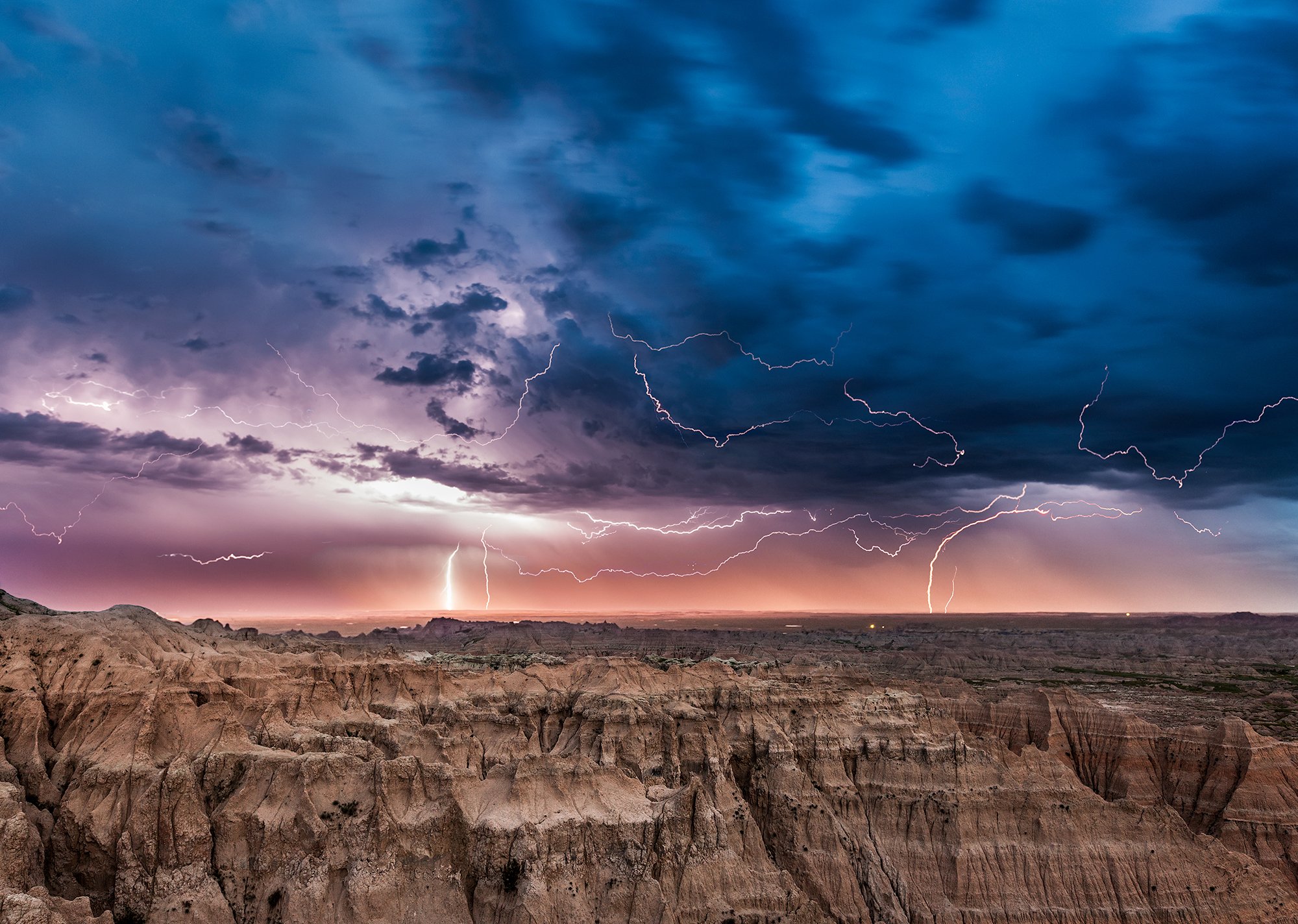 badlands-national-park-photography-lightning.jpg