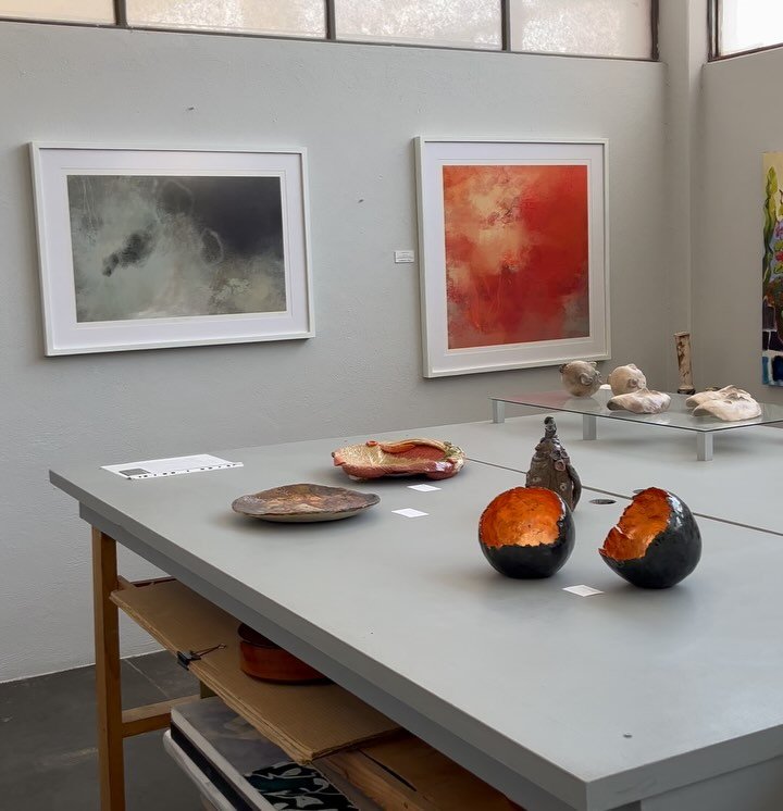 The new exhibit at F&aacute;brica la Aurora in San Miguel de Allende is up! 🎨🖼️
.
.
.
#fabricalaaurora #philadelphiaart #sanmiguel #galleryexhibit #deborahfineart