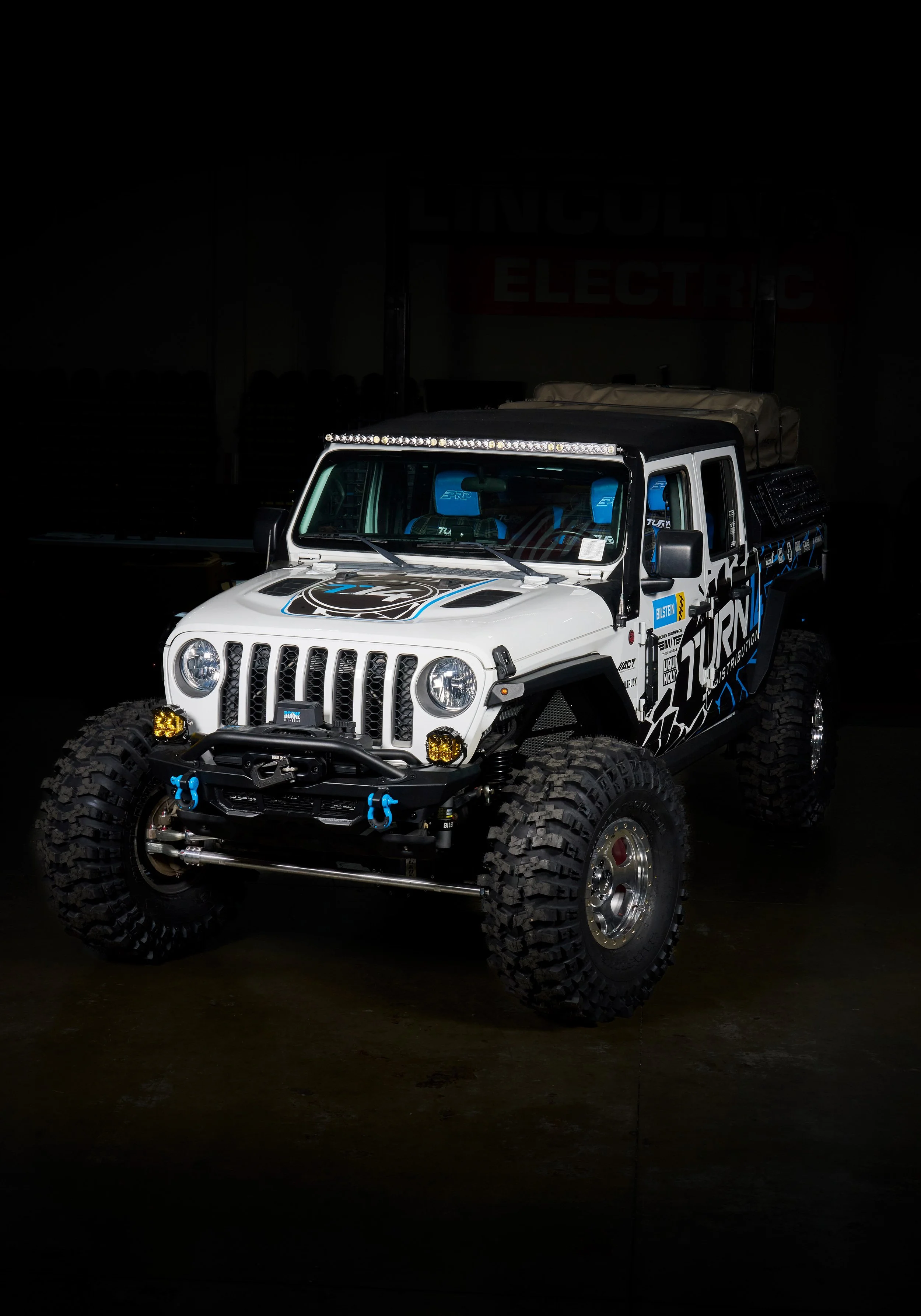 al_portfolio_jeep_gladiator_livery_1-2500x3571.jpg