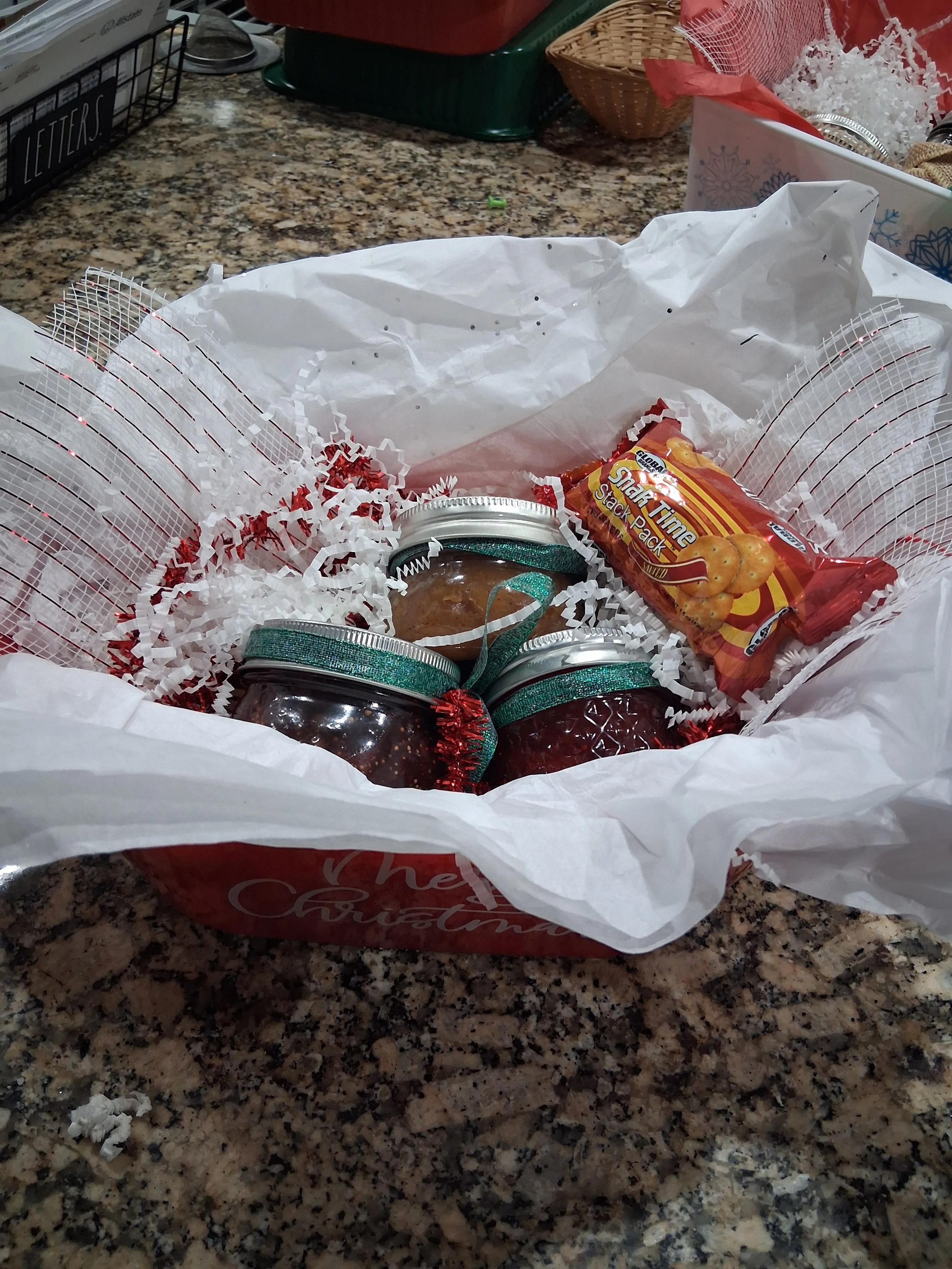 Holiday Gift Basket (4oz)