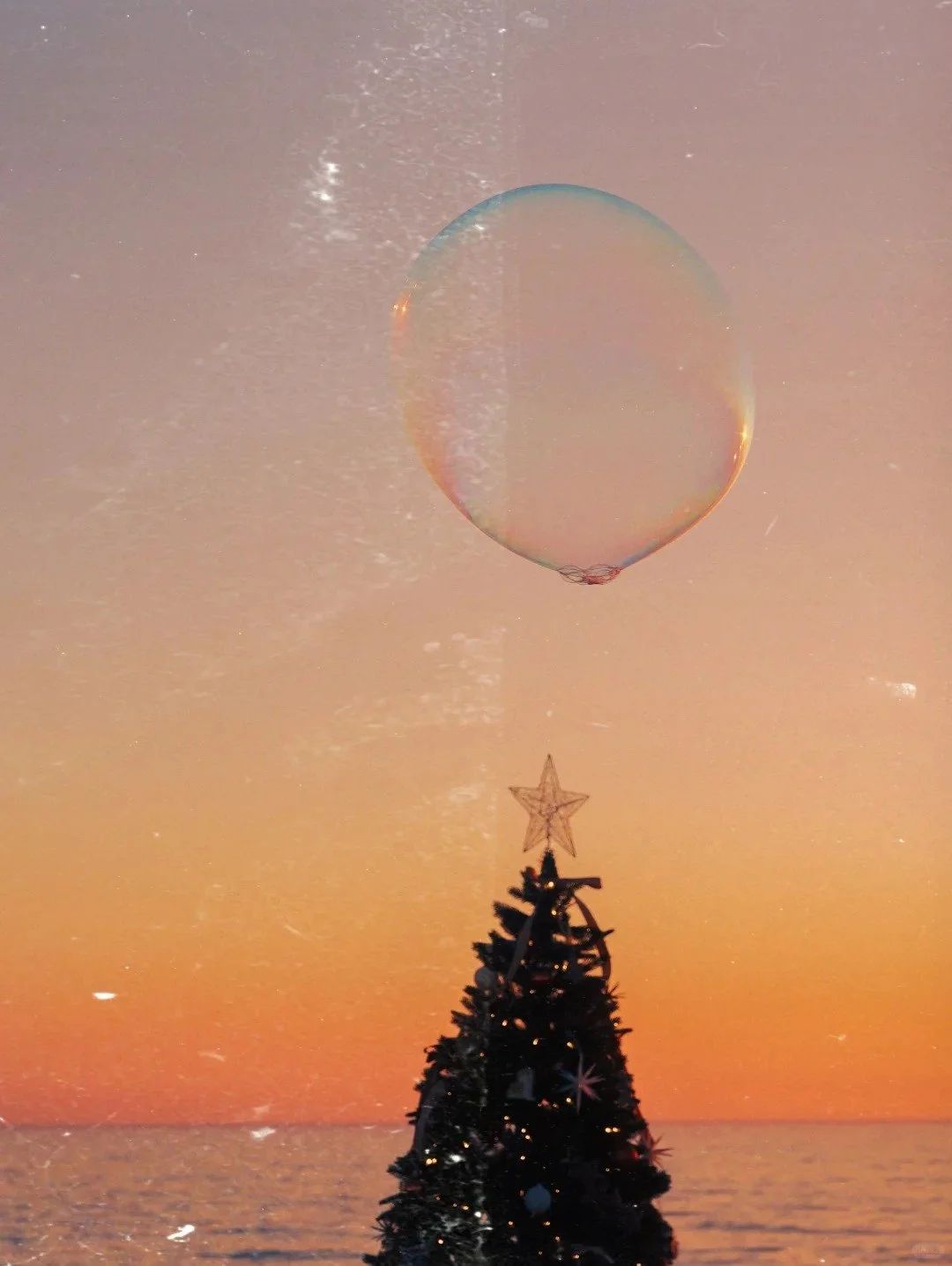 How Can You Make Holiday Décor Feel Cohesive and Elevated—Without Looking Generic?