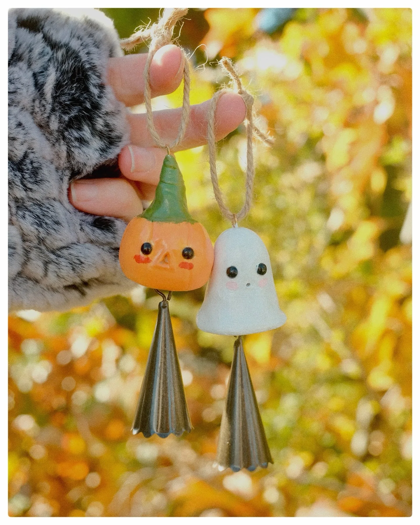 My little pumpkin and ghost bells 🎃👻🔔

Looking forward to making some Christmas themed ones next! 🤭🎅

Let me know of any markets happening in November or December! 🫶