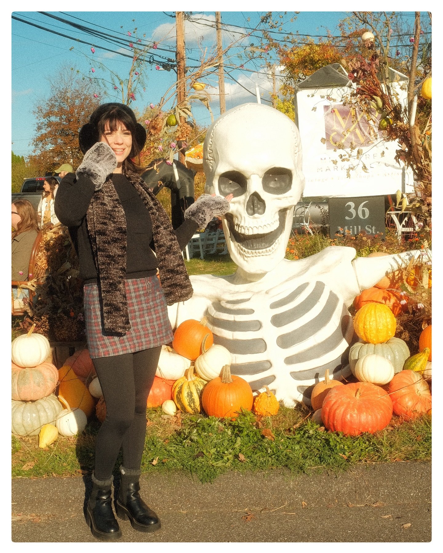 Had such an amazing day vending with my family at the Haunt &amp; Gather hosted by @delicate.deadthings and @millstmarketplace ! 
Thank you to everyone who took the time to stop by! 🎃💀🖤