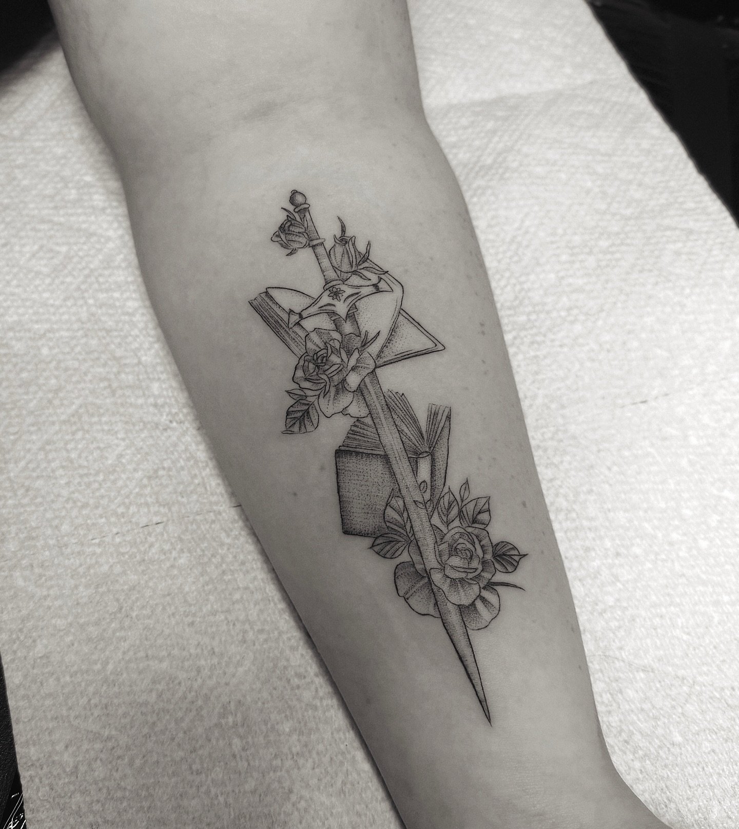 First tattoo for @jeannette_bouvier7 ! Thank you for coming 🫶🗡️🥀📖