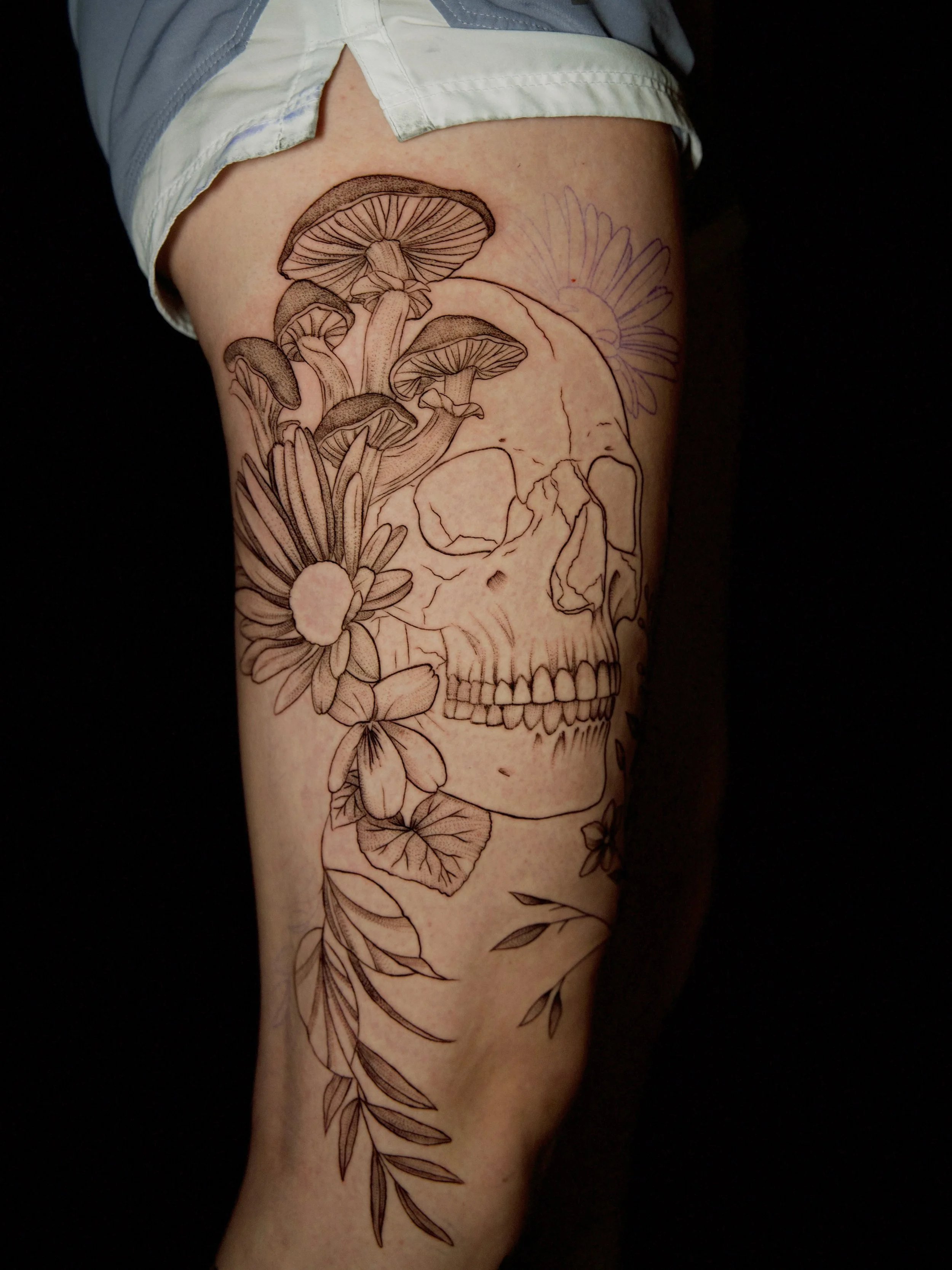 Round 2 🎉🎉 can&rsquo;t wait to continue this piece for @breannagagnon_ 💀💐🌻🍄&zwj;🟫🌸🌷🍄🌹