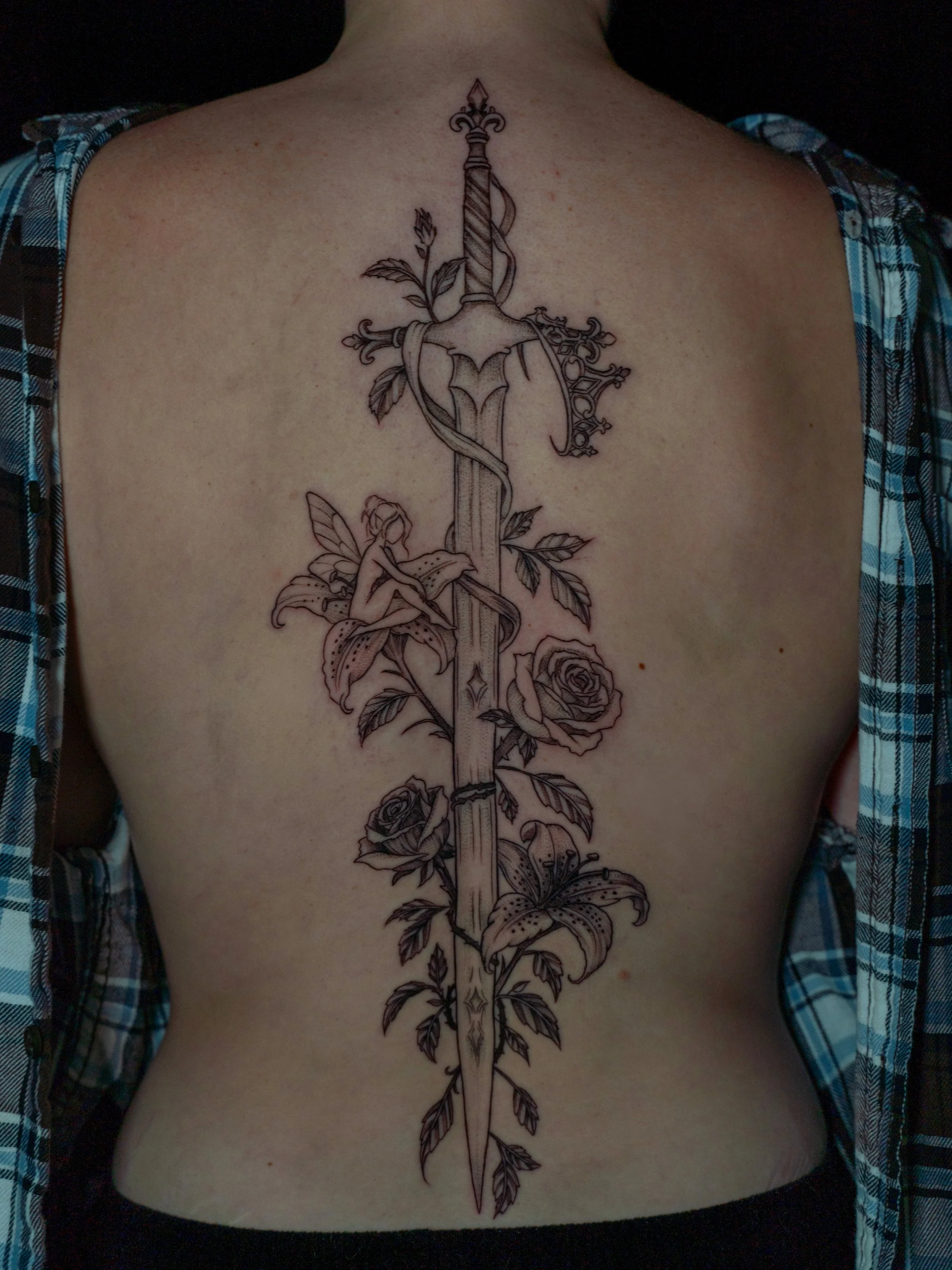 Started this piece the other day for Sarah! Can&rsquo;t wait to finish next month! 👑⚔️🧚&zwj;♀️🌹 thank you for coming  @s.gonzalez.24 !