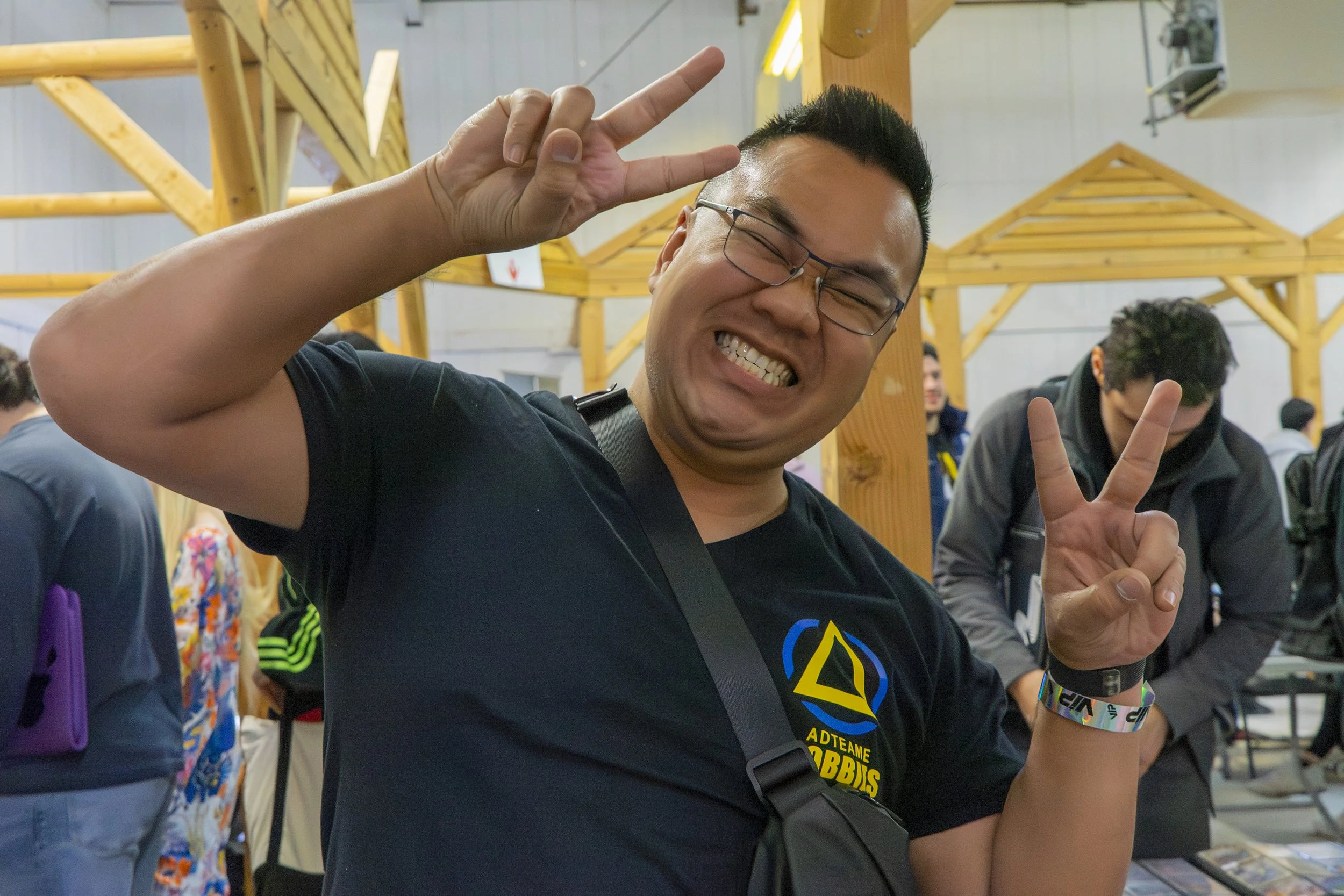 Attendee-Celebrating-01.jpg