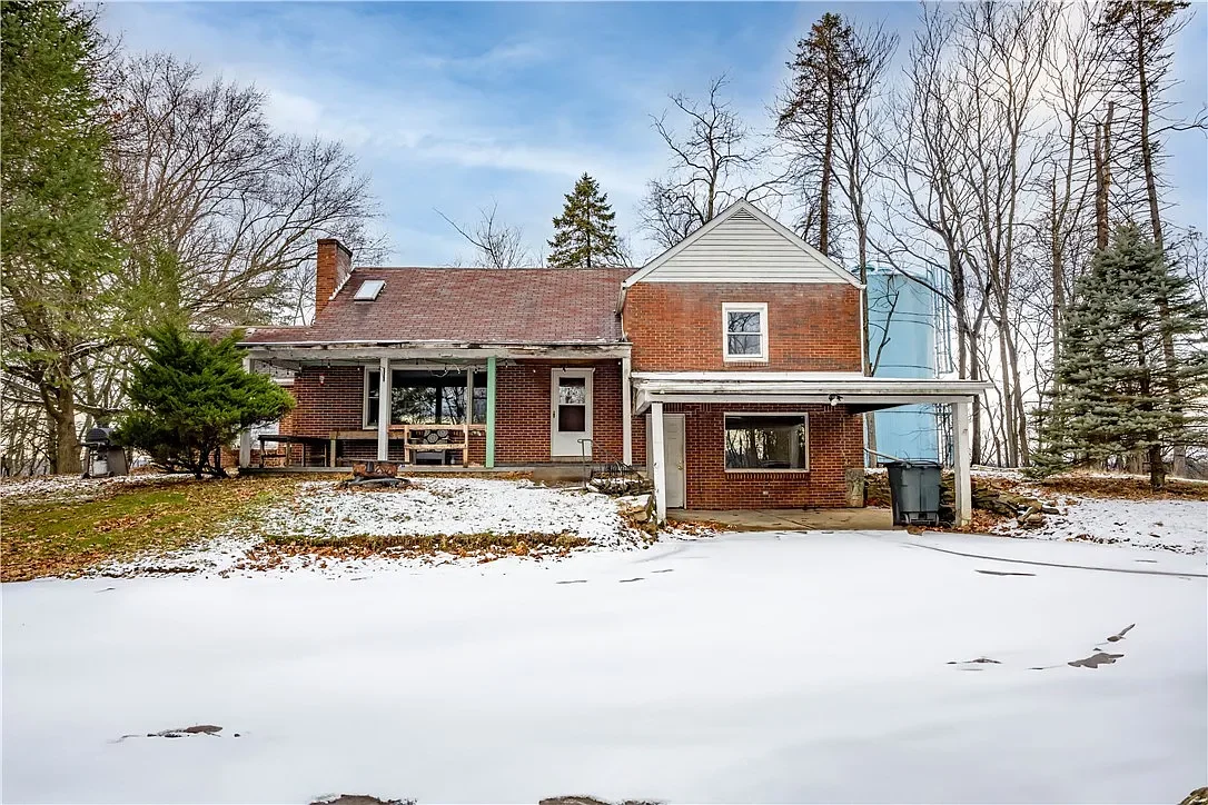 2035 Aurora Dr, New Kensington