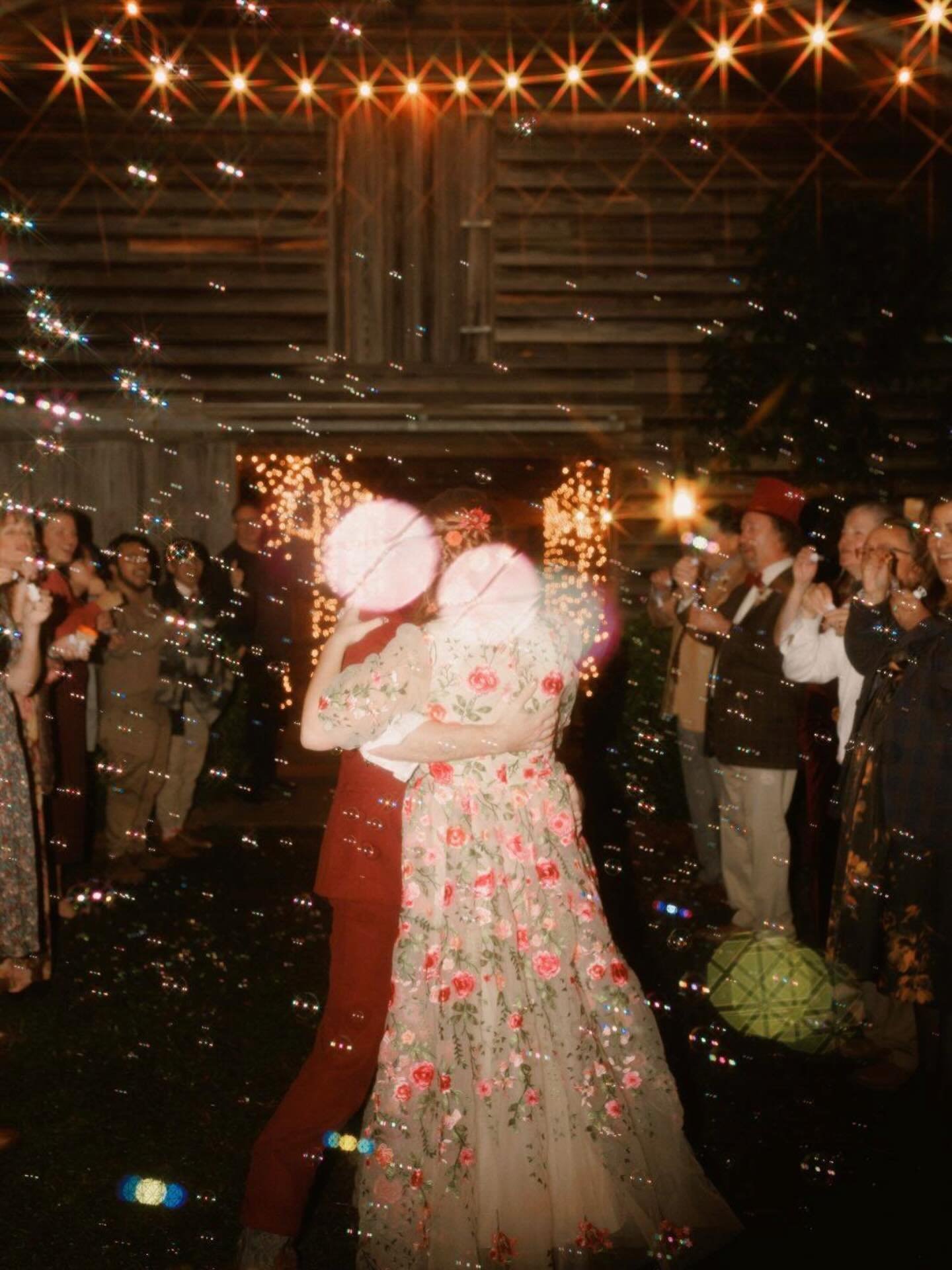 Happy Friday with much light and love! #ido #georgiabarnvenue #rusticweddings #loveoneanother