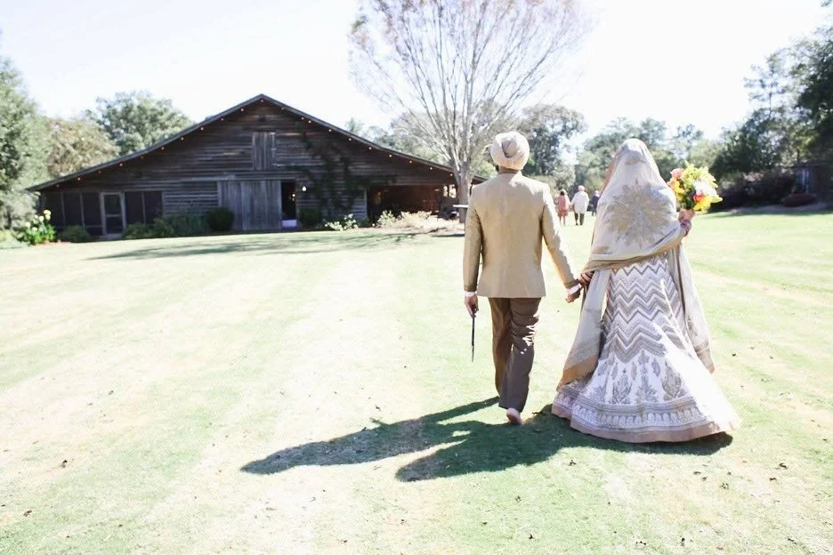Anna and Sumeet have 10 years under their feet, what a fabulous wedding that was!! Congratulations, cheers to many more and So Much Love!! @punjabjat #greenbellwedding #fallwedding #ido #loveoneanother