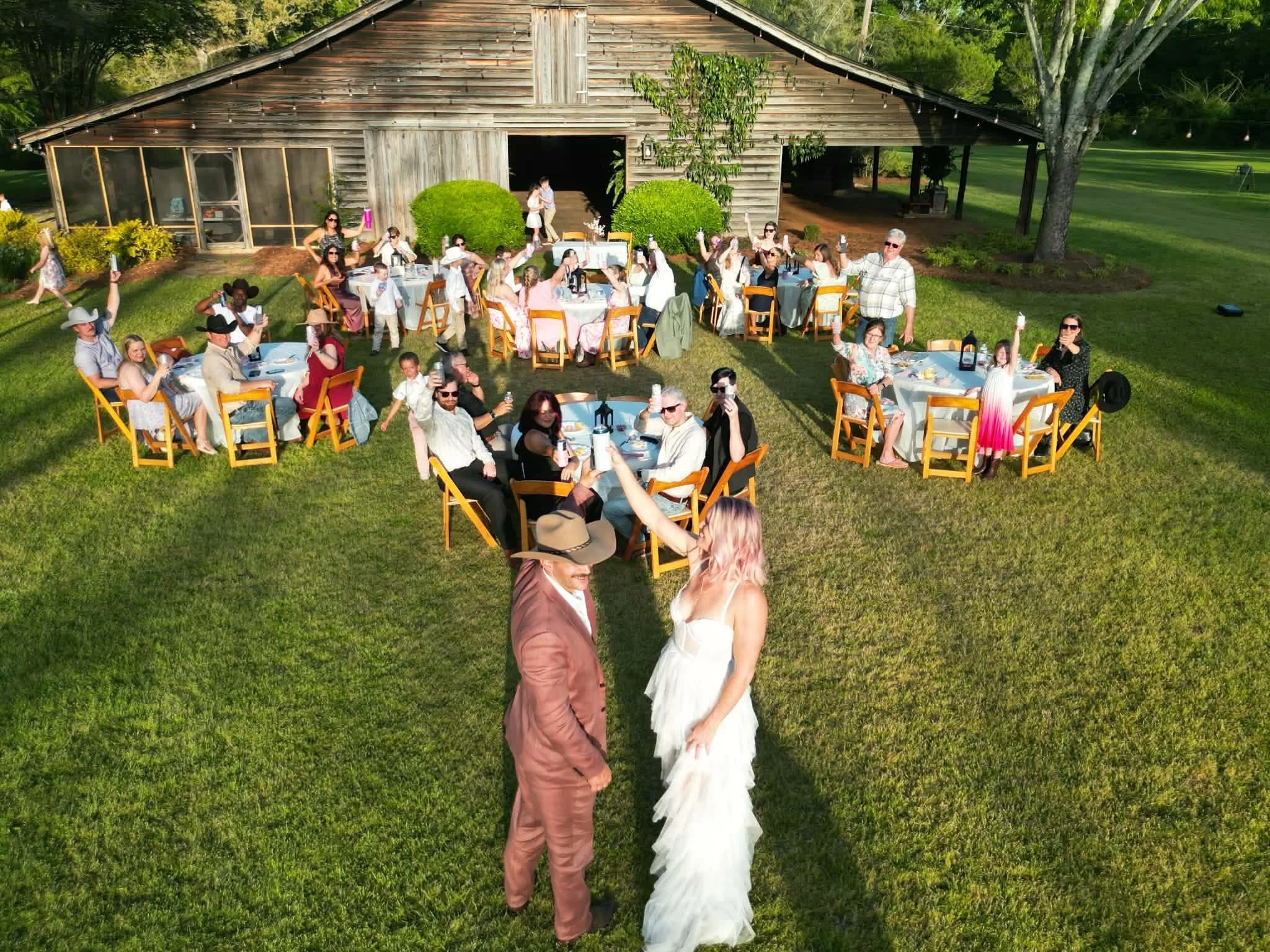 I love all the ways genuinely good humans contribute to the beauty of the Green Bell. Sending much love to Katie and Sean! #ido #celebratelove #countrywedding #georgiaweddingvenue