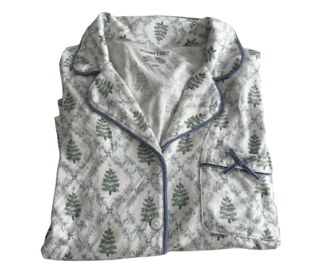 Christmas tree with blue bow